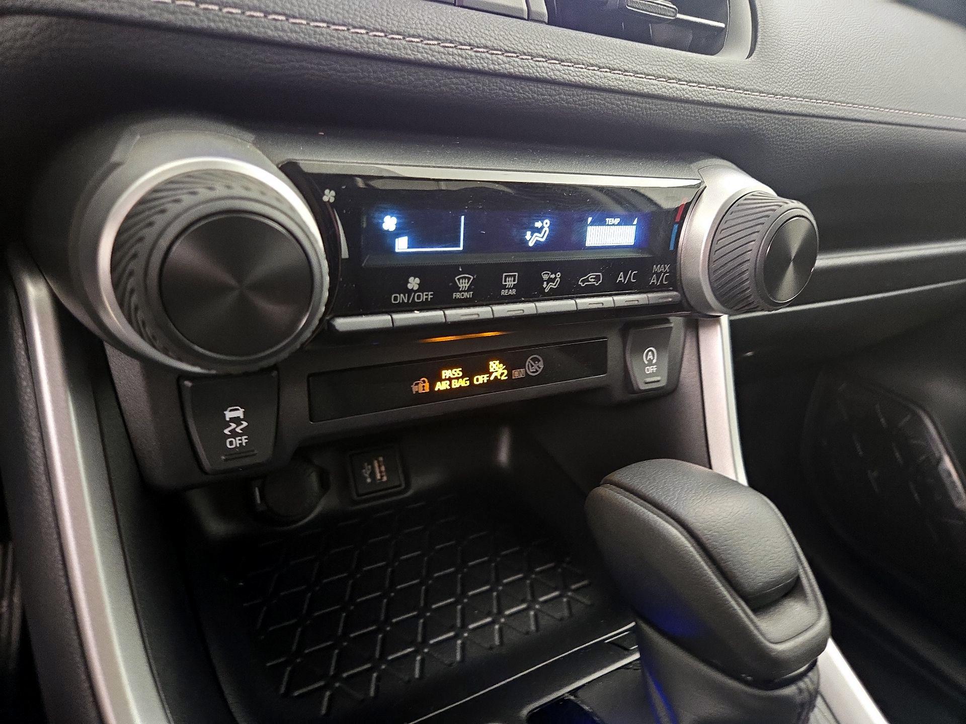 Thumbnail: 2025 Toyota RAV4 - 16