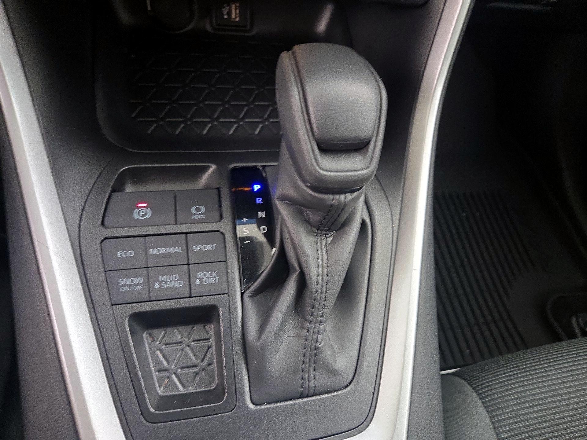 Thumbnail: 2025 Toyota RAV4 - 17