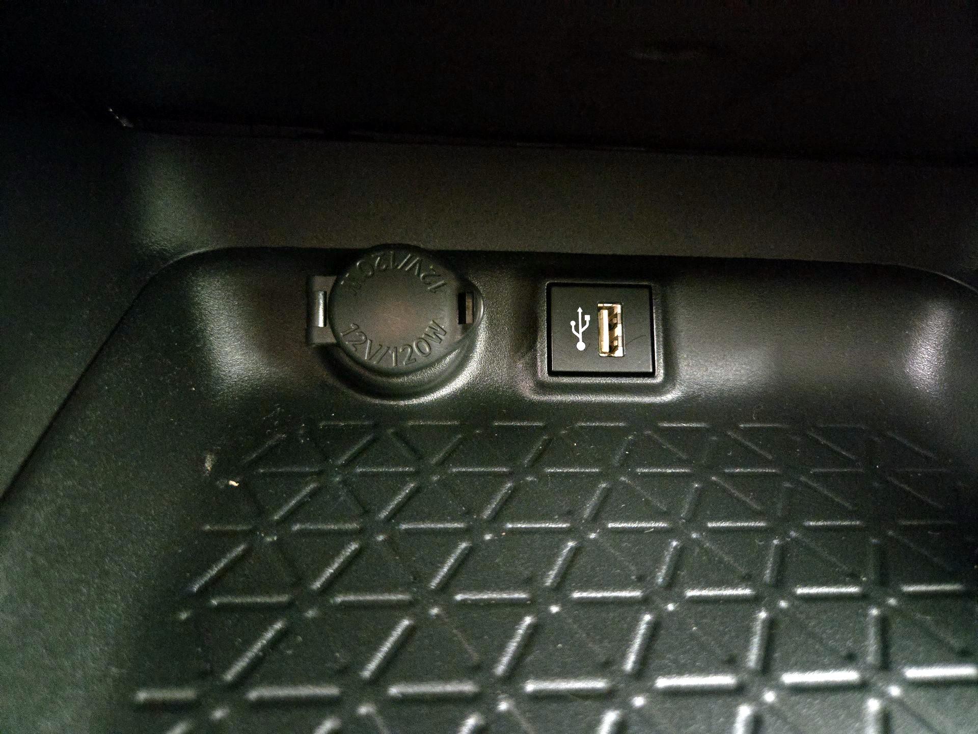 Thumbnail: 2025 Toyota RAV4 - 18