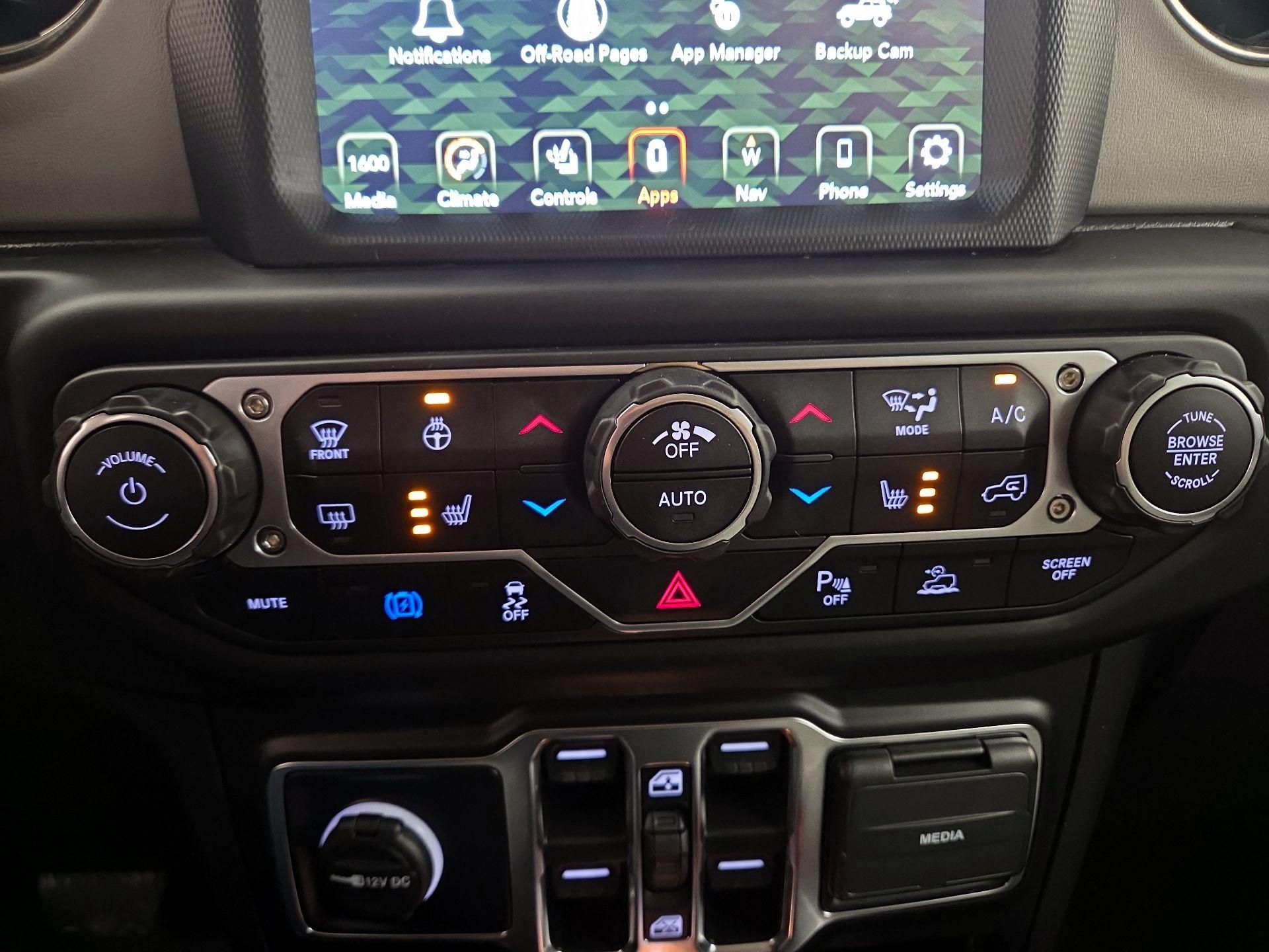 Thumbnail: 2022 Jeep Wrangler - 17