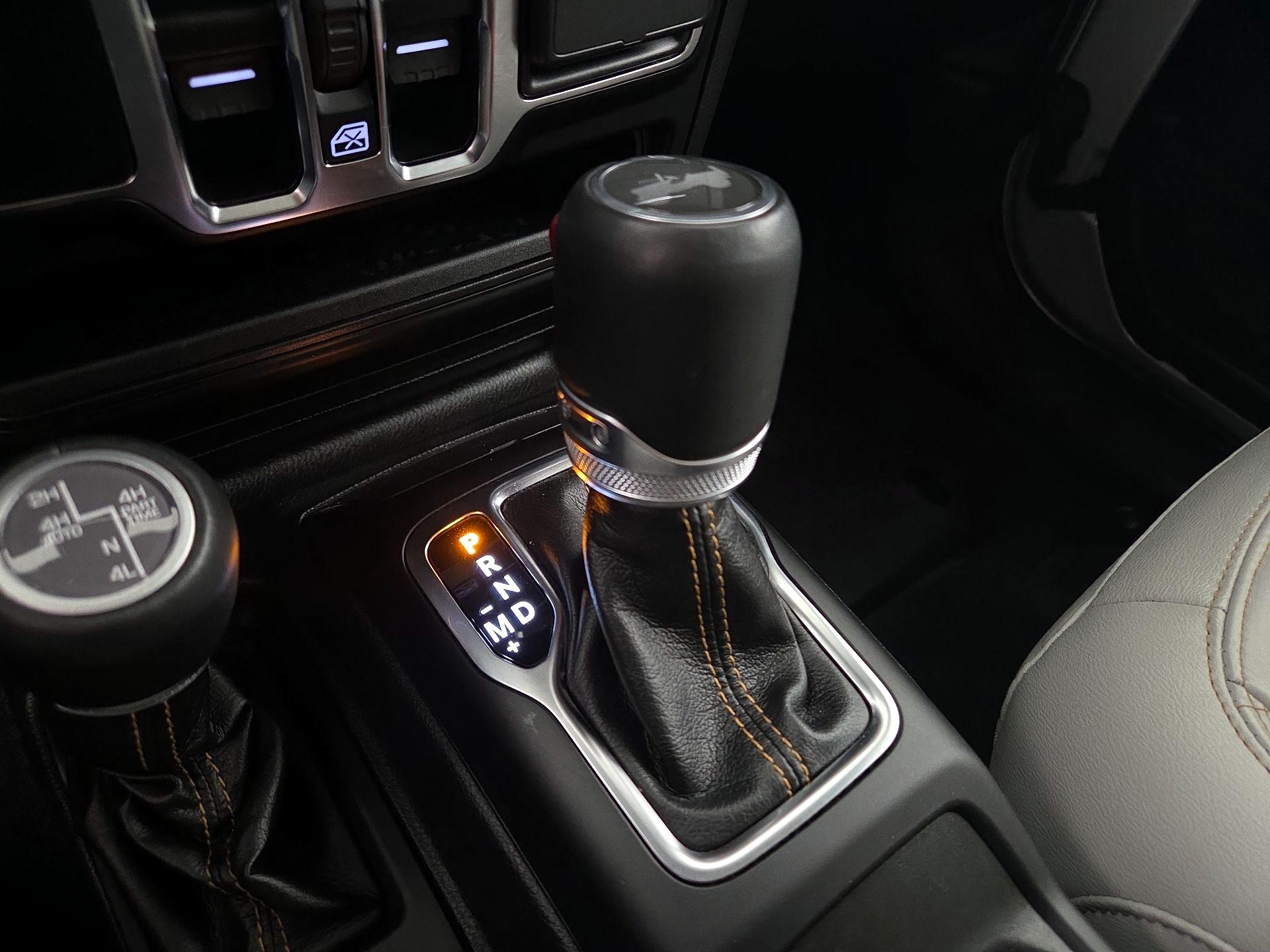 Thumbnail: 2022 Jeep Wrangler - 18