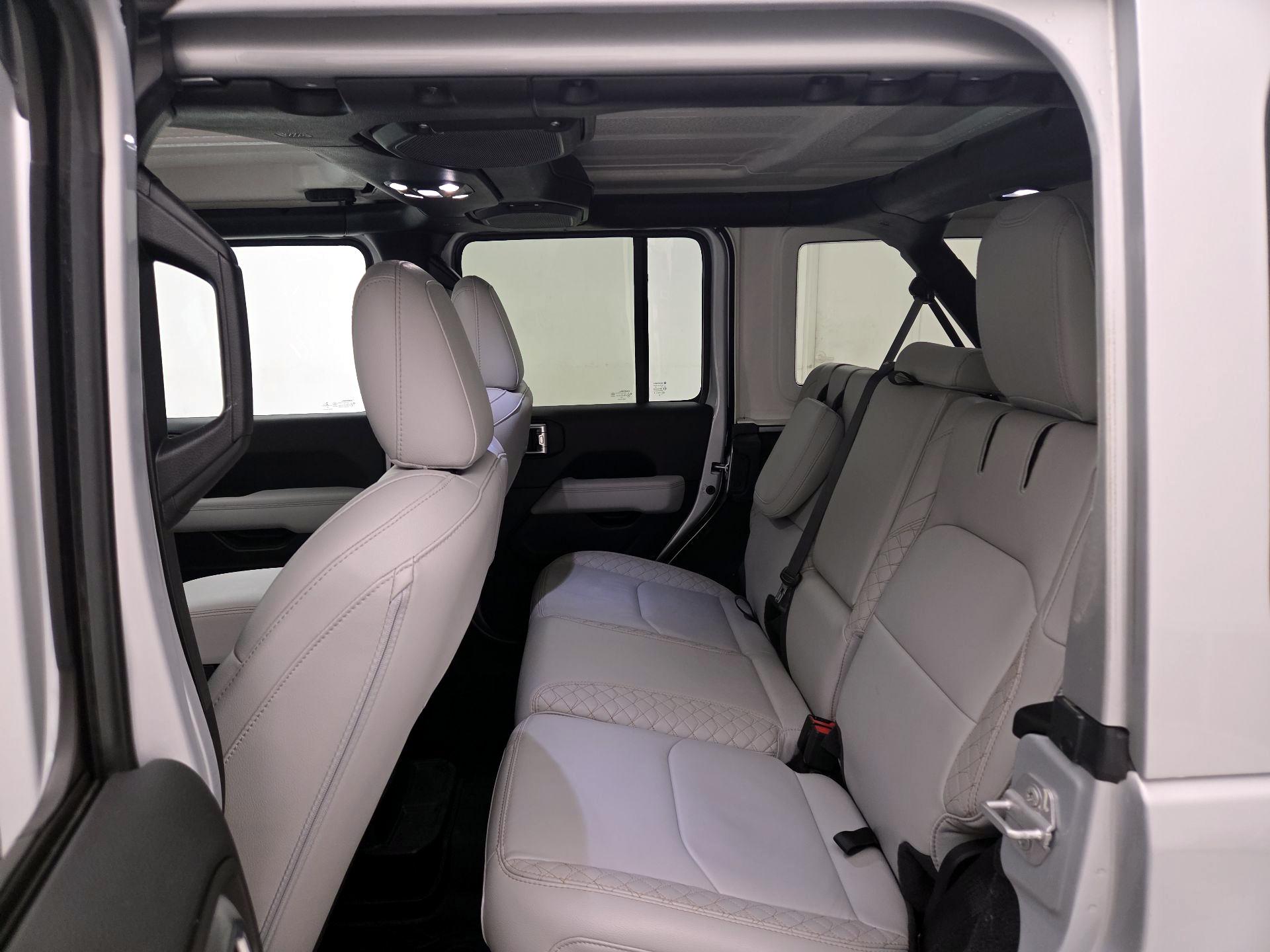 Thumbnail: 2022 Jeep Wrangler - 19