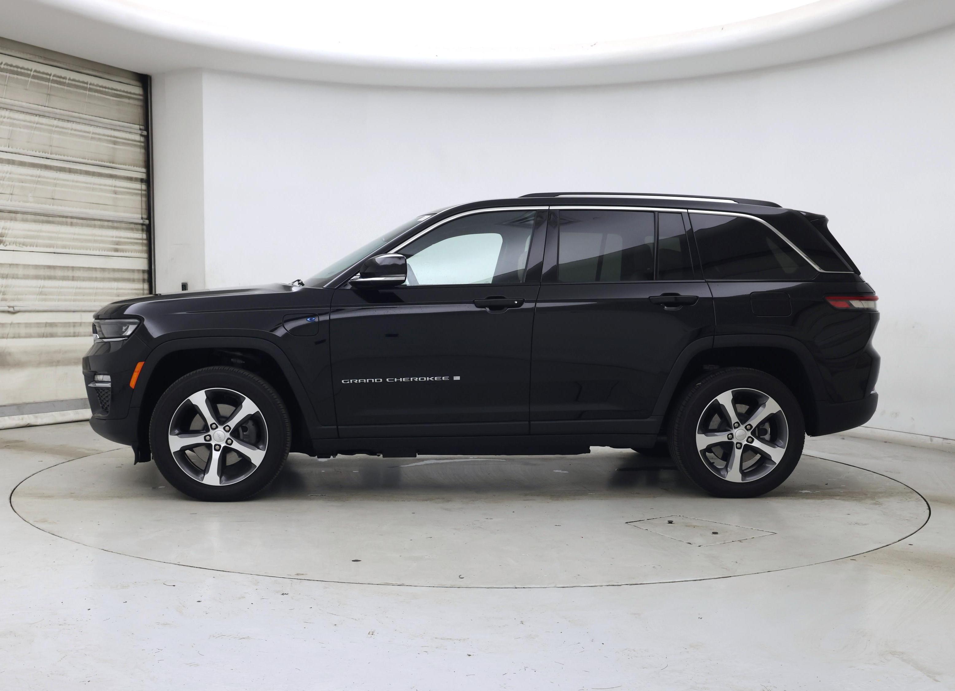 Thumbnail: 2023 Jeep Grand Cherokee - 3