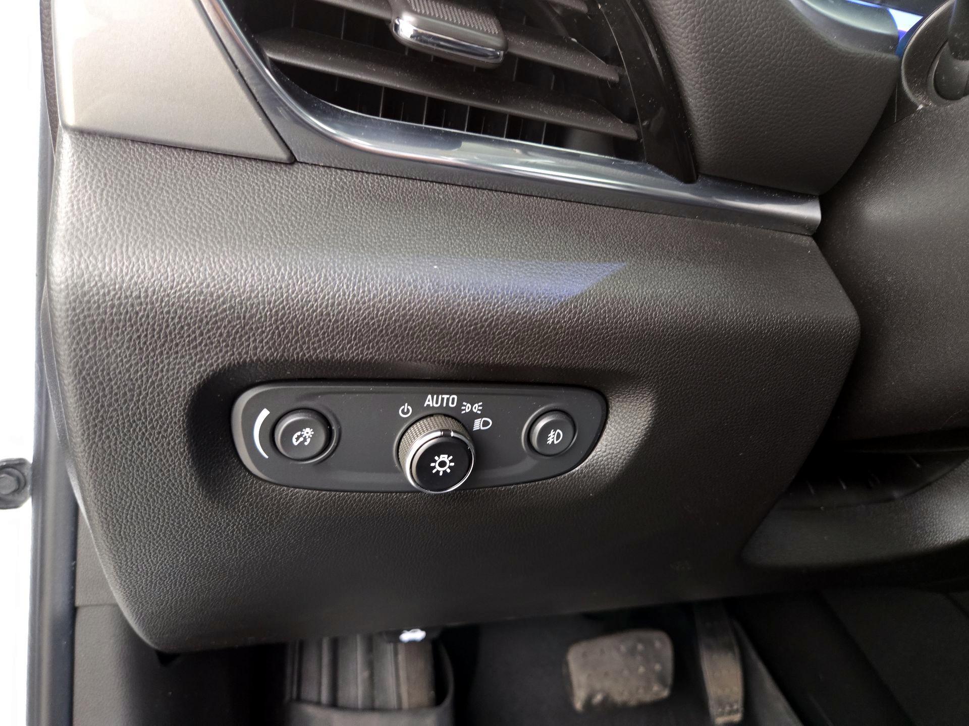 Thumbnail: 2021 Chevrolet Traverse - 13