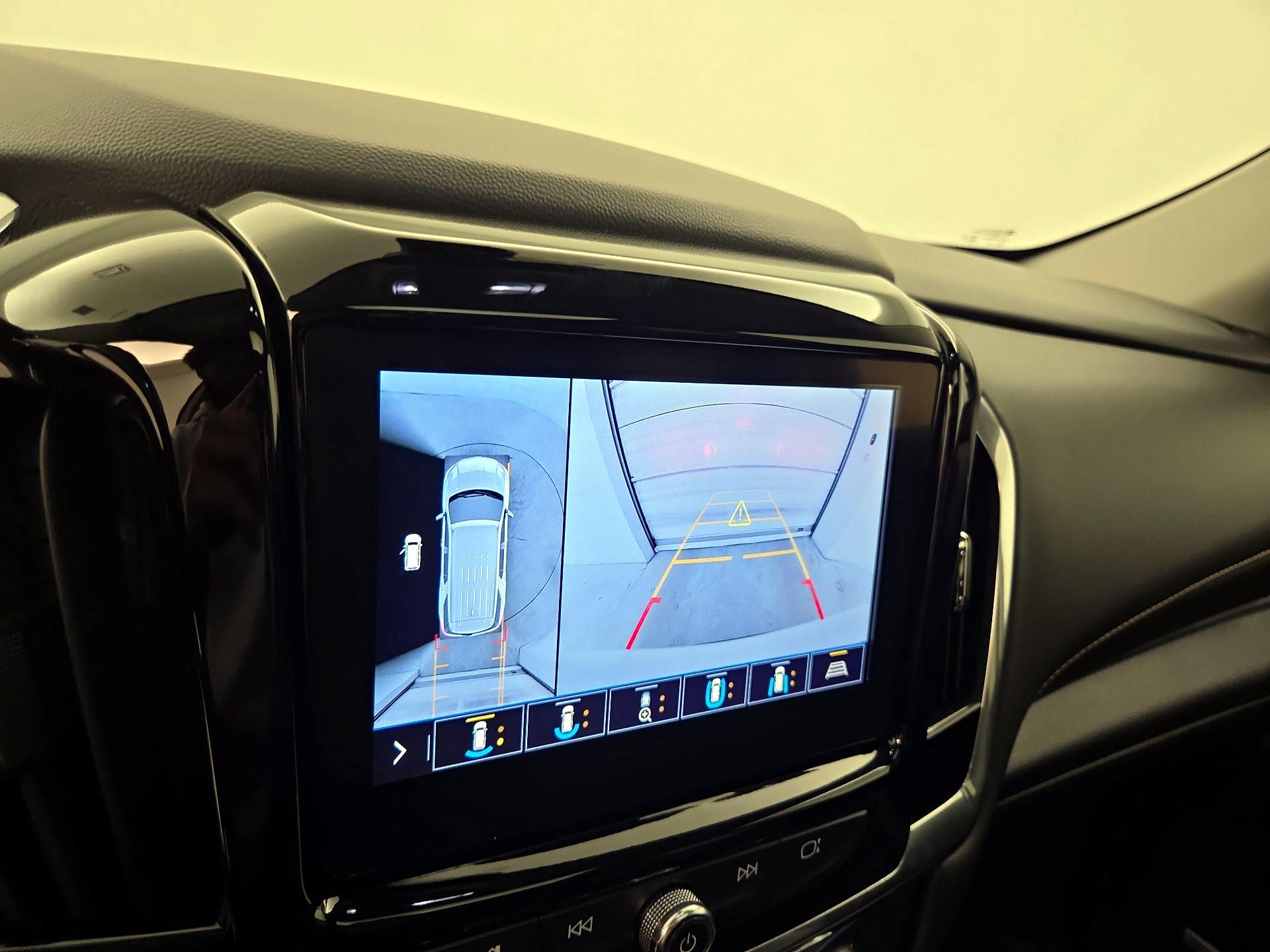 Thumbnail: 2021 Chevrolet Traverse - 15