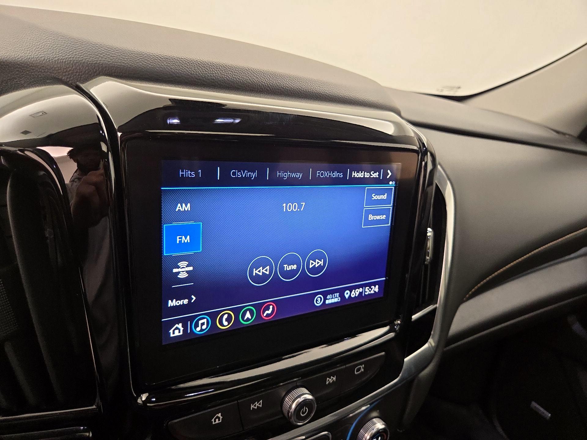 Thumbnail: 2021 Chevrolet Traverse - 16