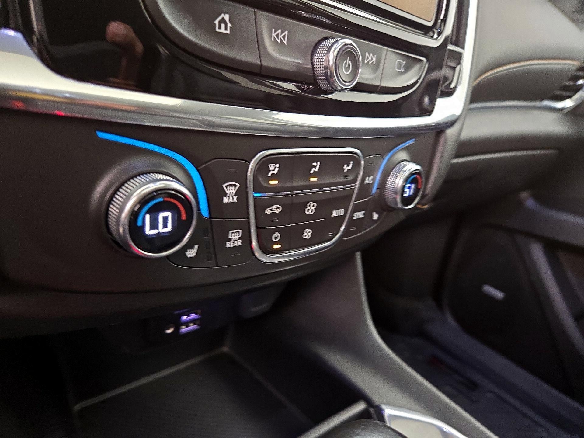 Thumbnail: 2021 Chevrolet Traverse - 17