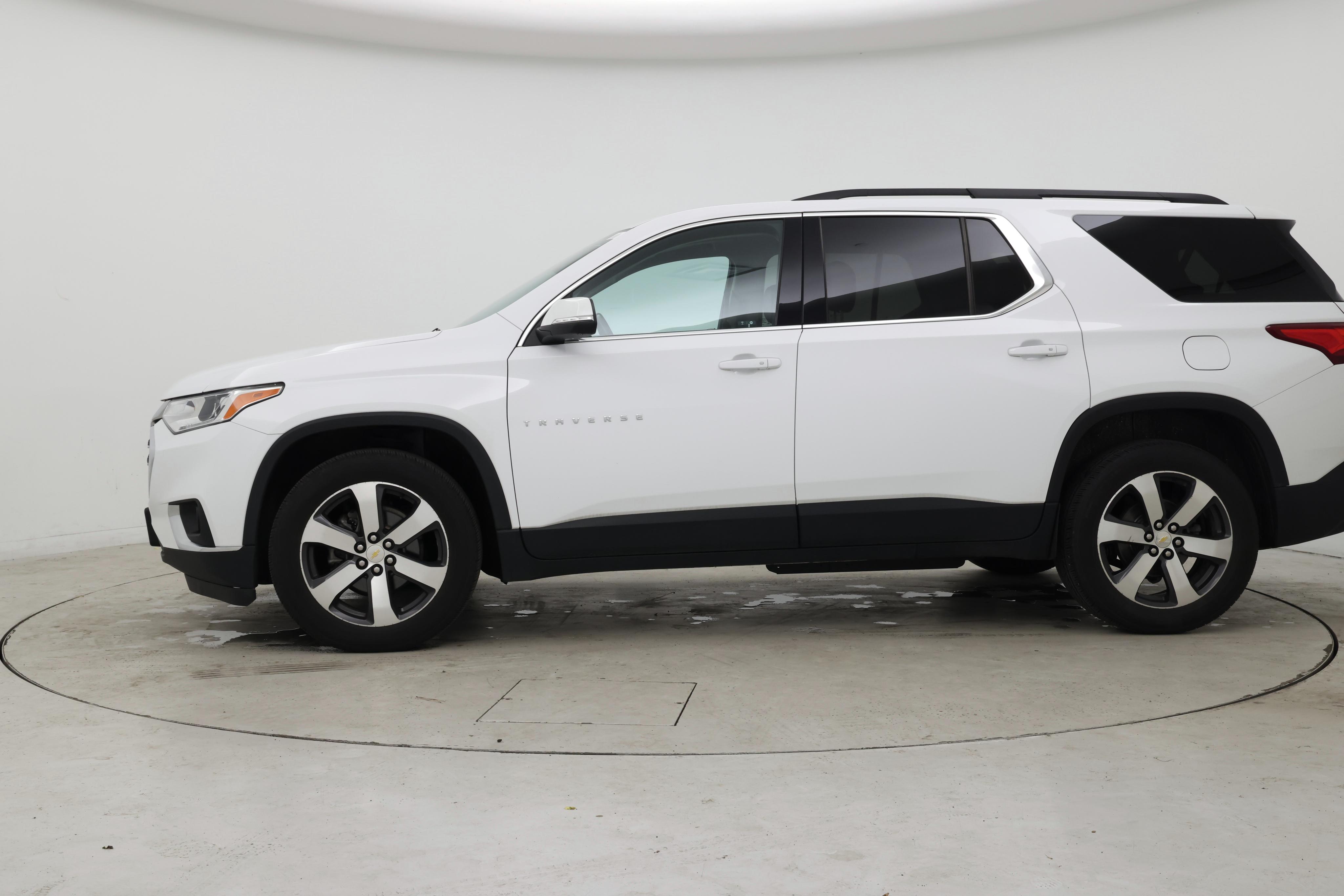 Thumbnail: 2021 Chevrolet Traverse - 3