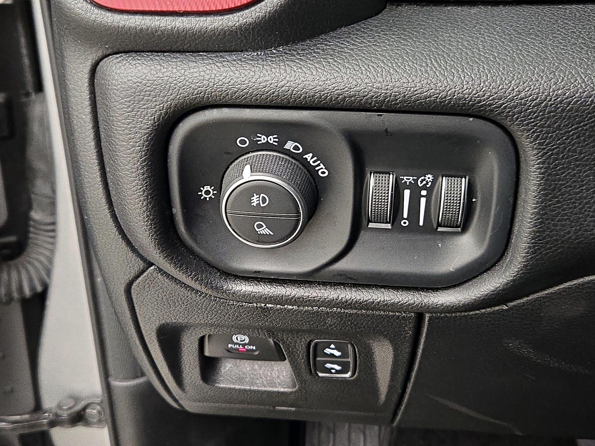 Thumbnail: 2025 RAM 1500 - 13