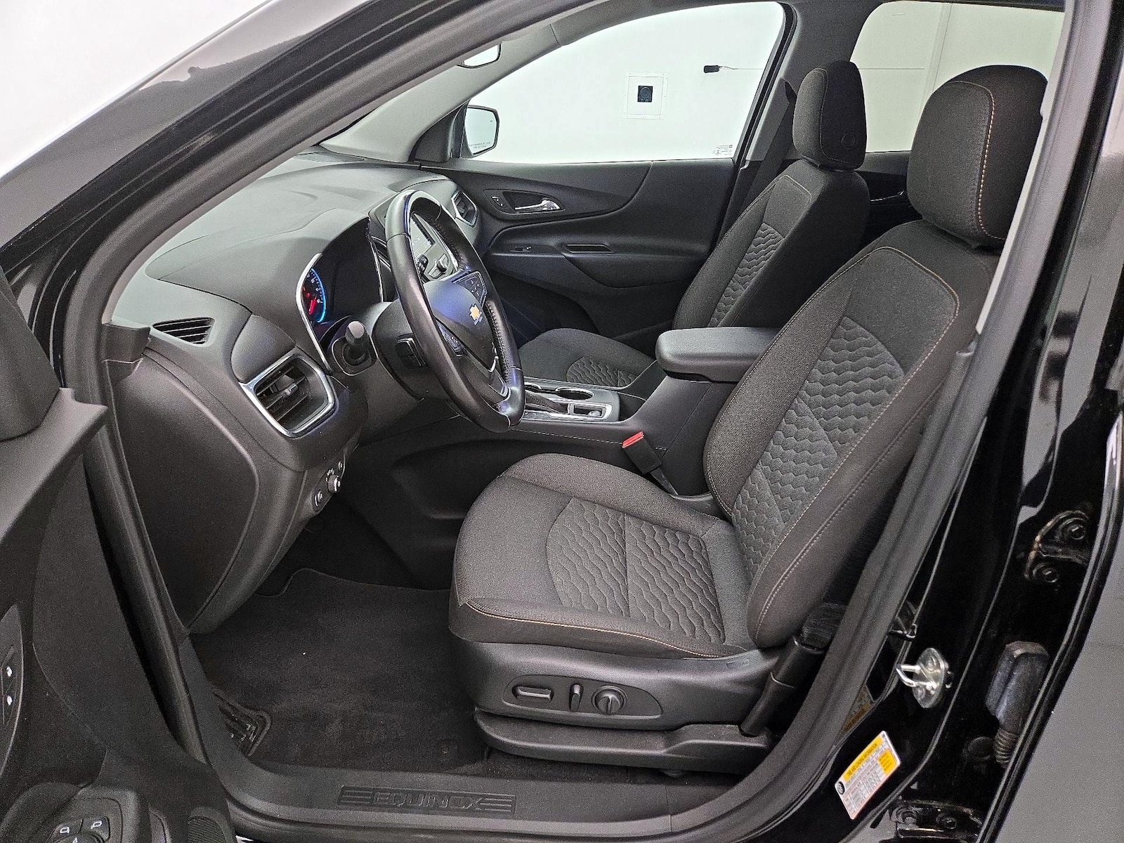 2020 Chevrolet Equinox LT - Photo 12