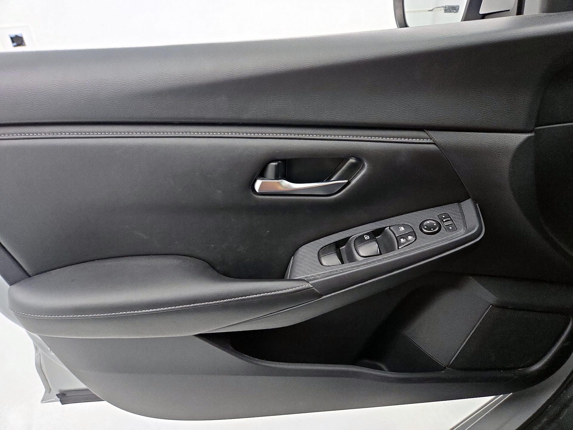 Thumbnail: 2023 Nissan Sentra - 12