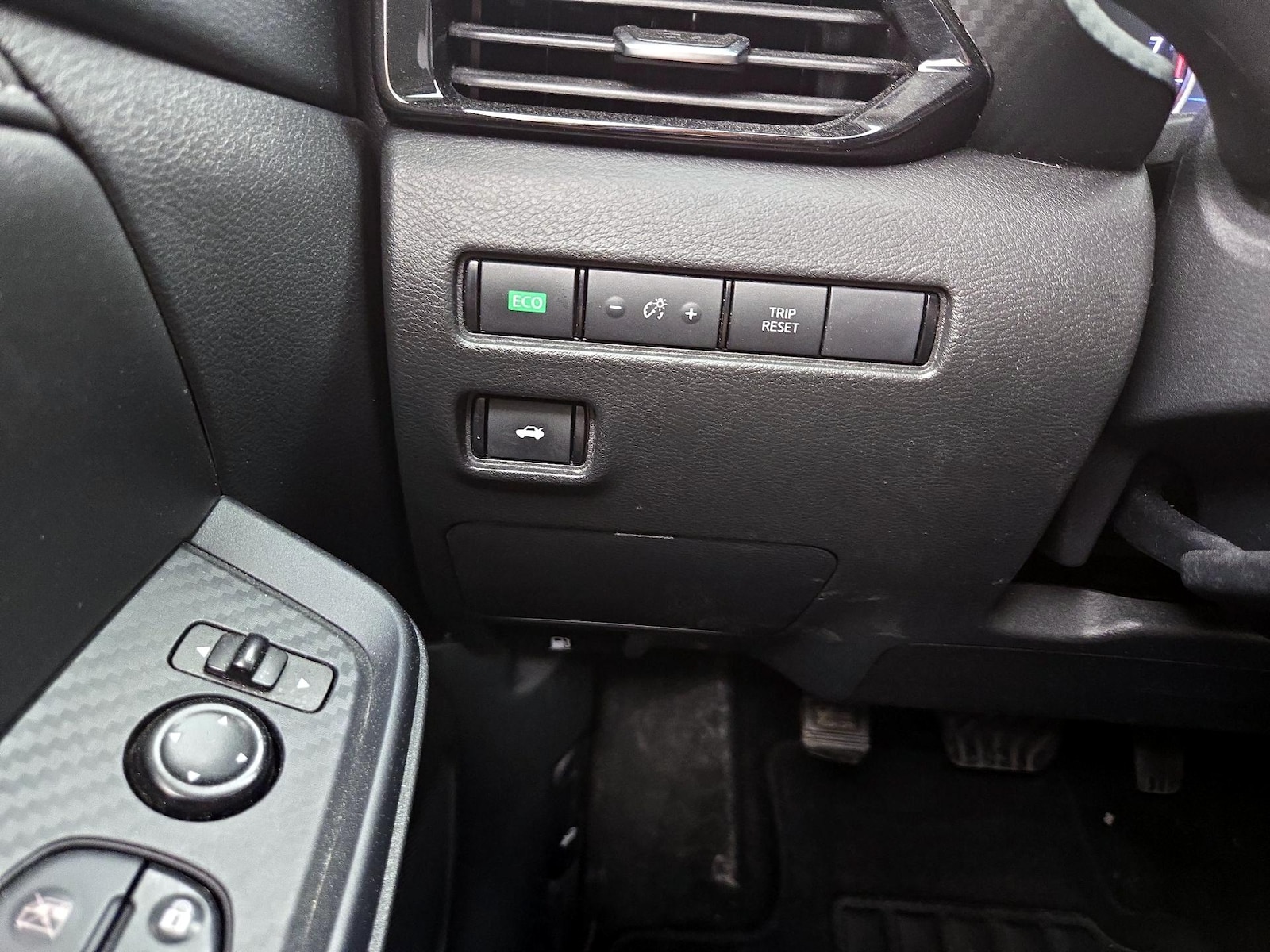 2023 Nissan Sentra SV - Photo 14