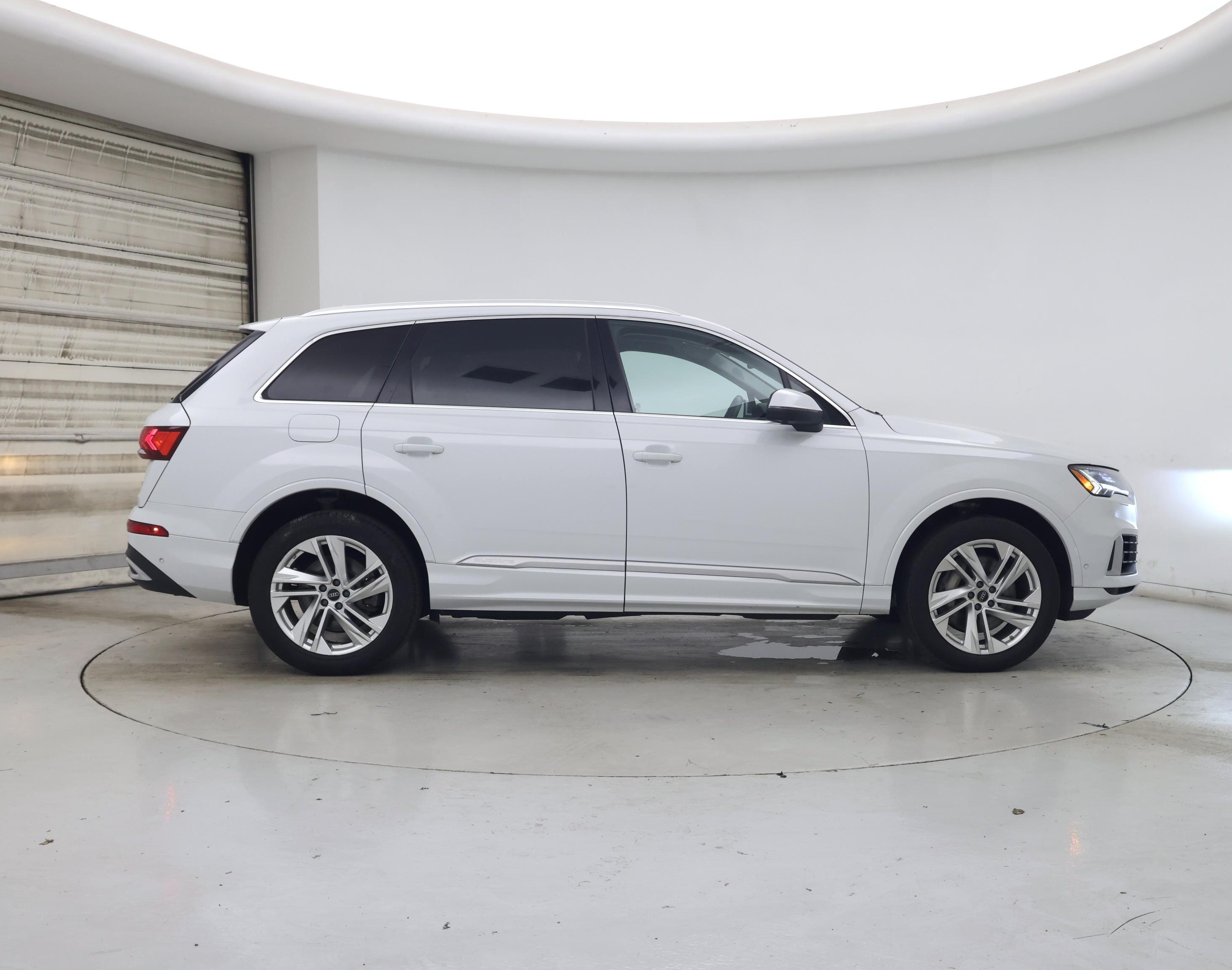 Thumbnail: 2024 Audi Q7 - 7