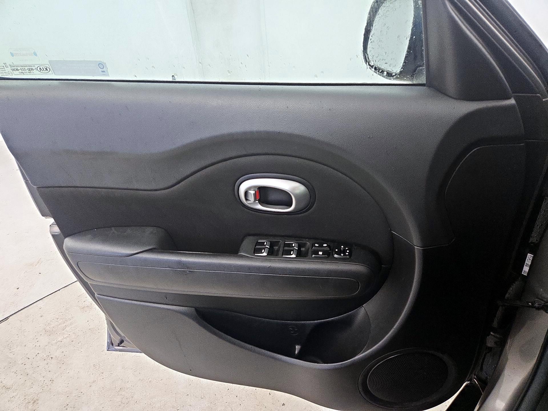 Thumbnail: 2019 Kia Soul - 12