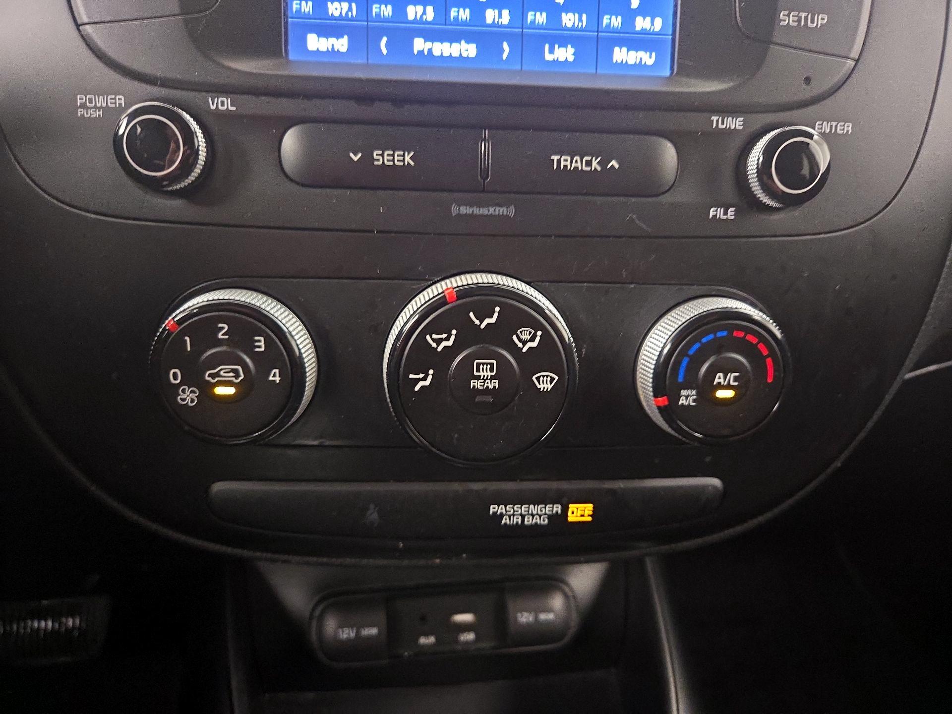 Thumbnail: 2019 Kia Soul - 16
