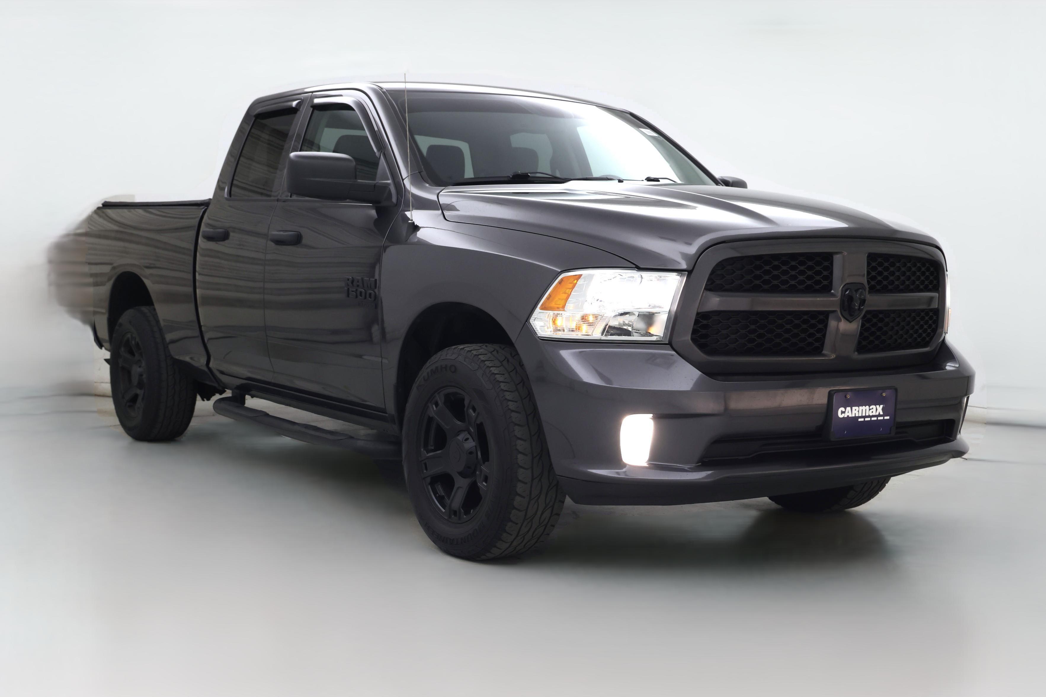 Thumbnail: 2019 RAM 1500 Classic - 1