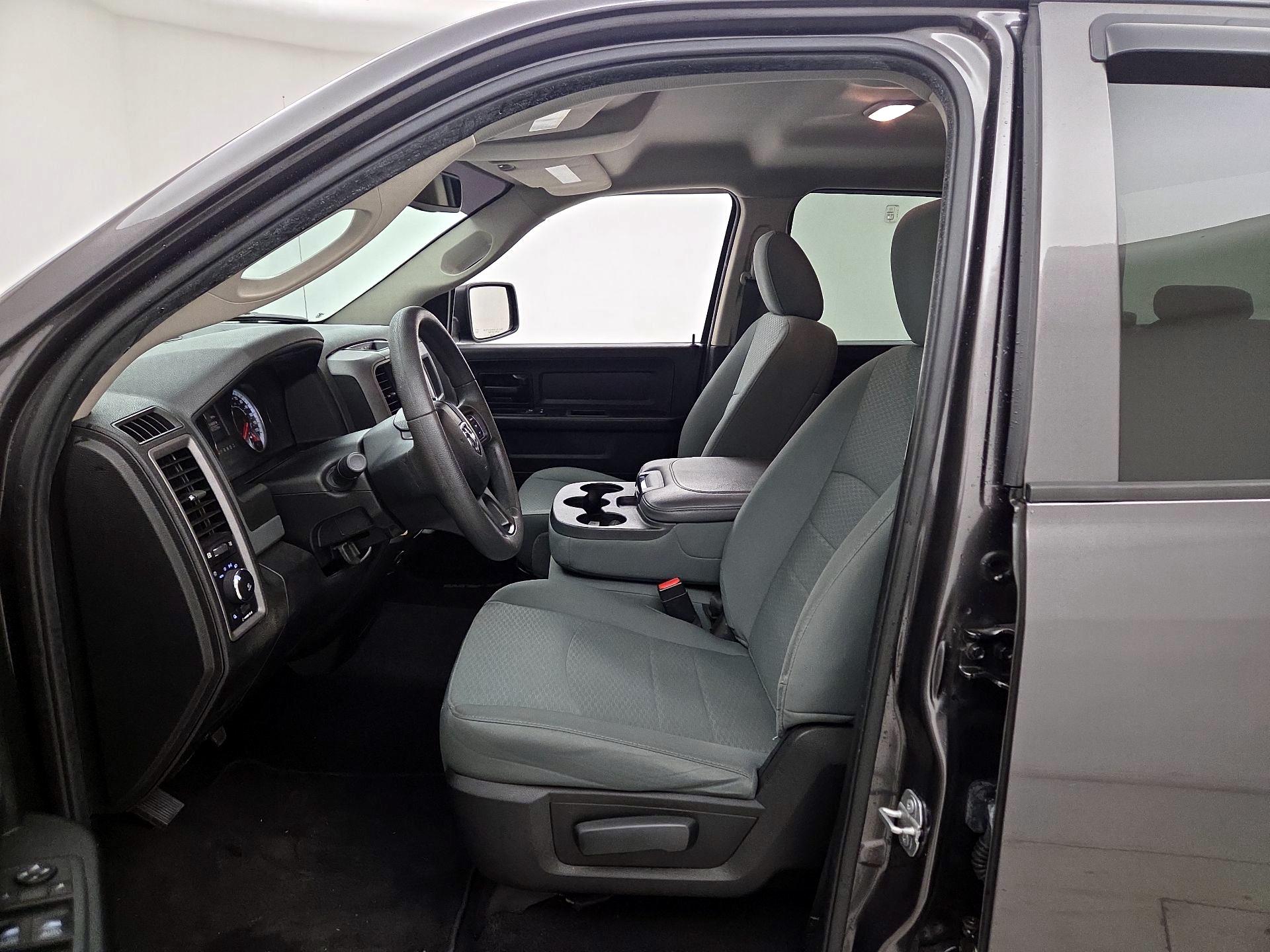 Thumbnail: 2019 RAM 1500 Classic - 11