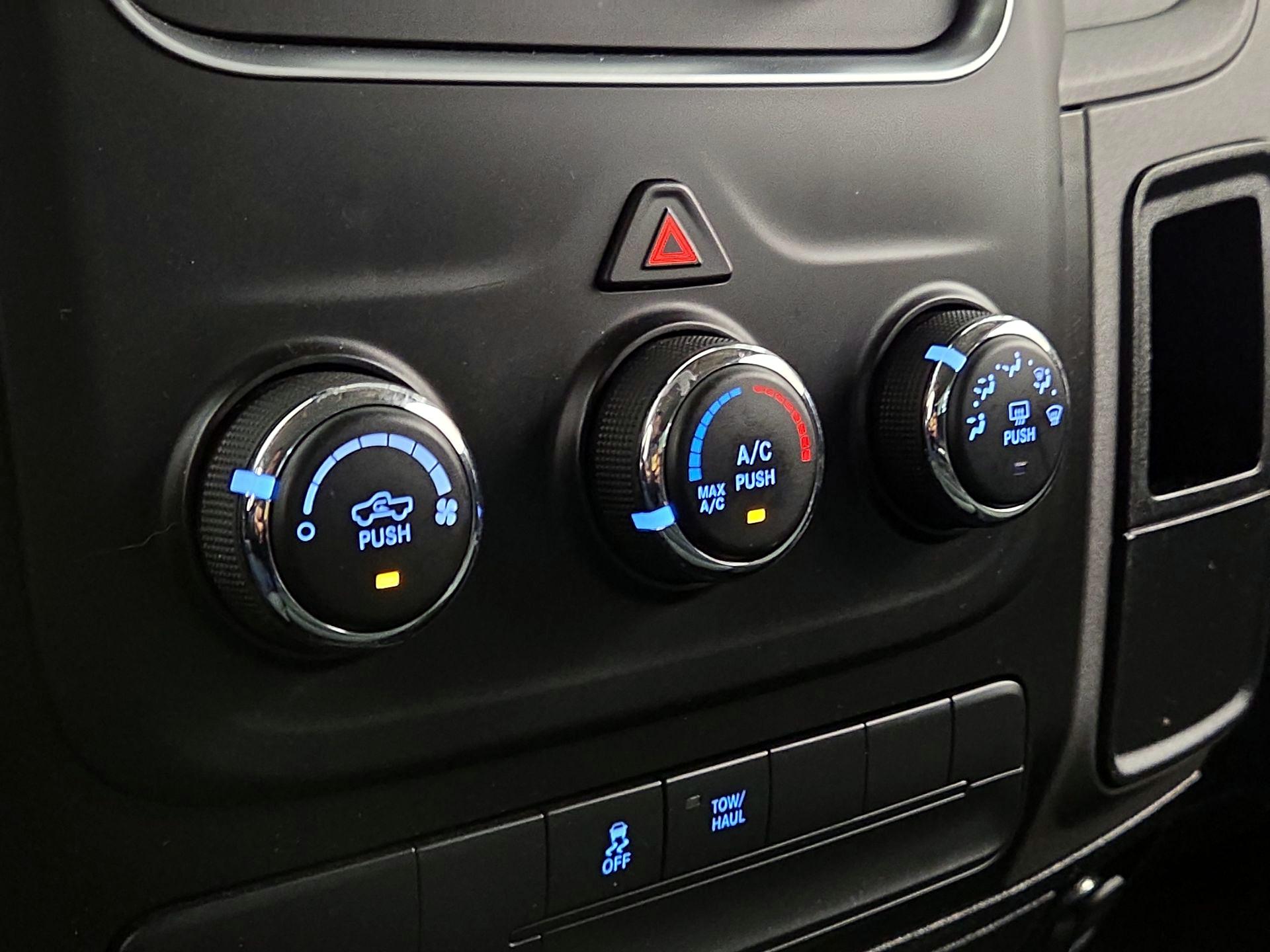 Thumbnail: 2019 RAM 1500 Classic - 15