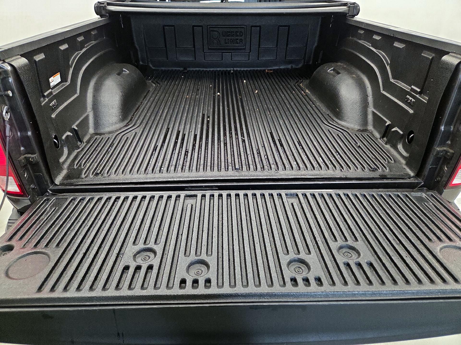 Thumbnail: 2019 RAM 1500 Classic - 18