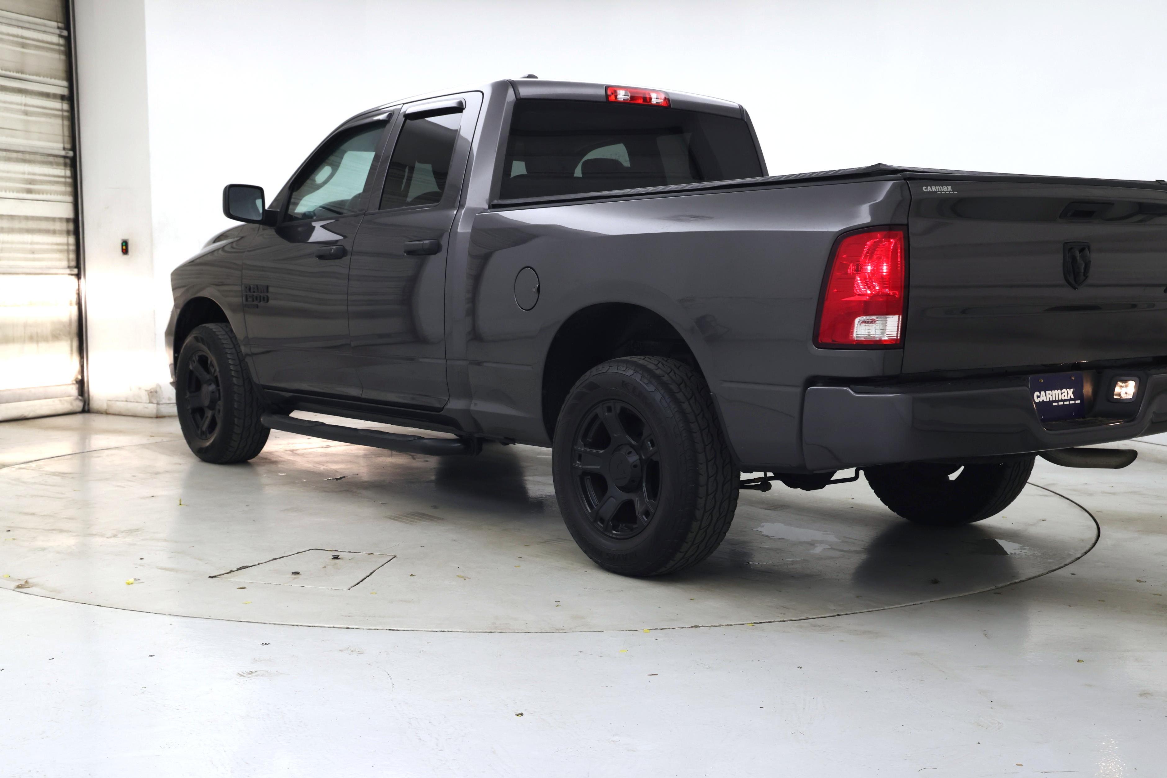 Thumbnail: 2019 RAM 1500 Classic - 2
