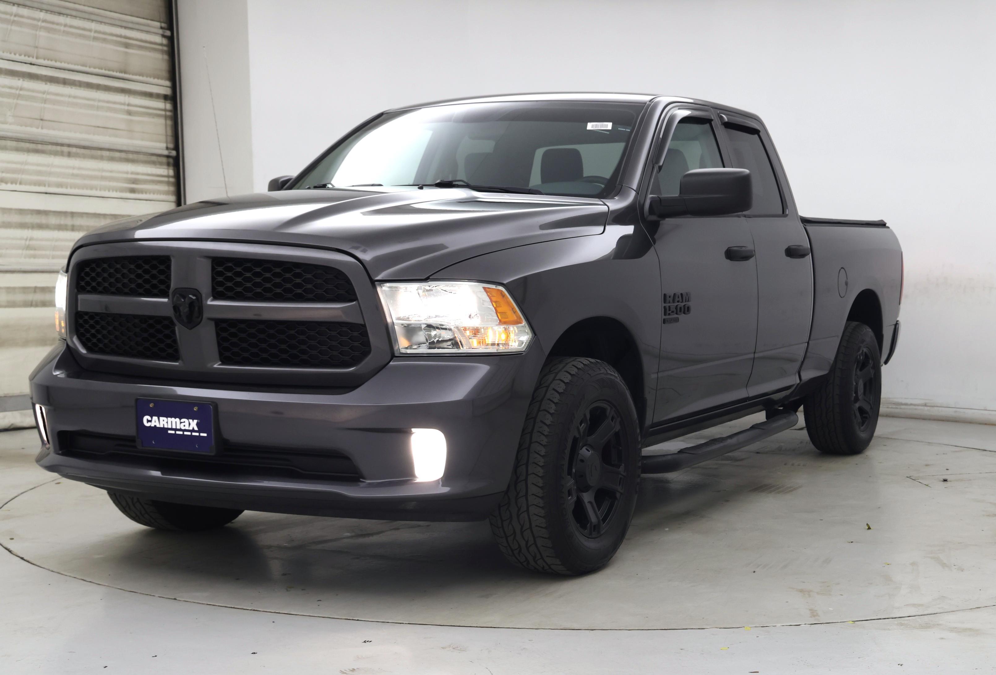 Thumbnail: 2019 RAM 1500 Classic - 4