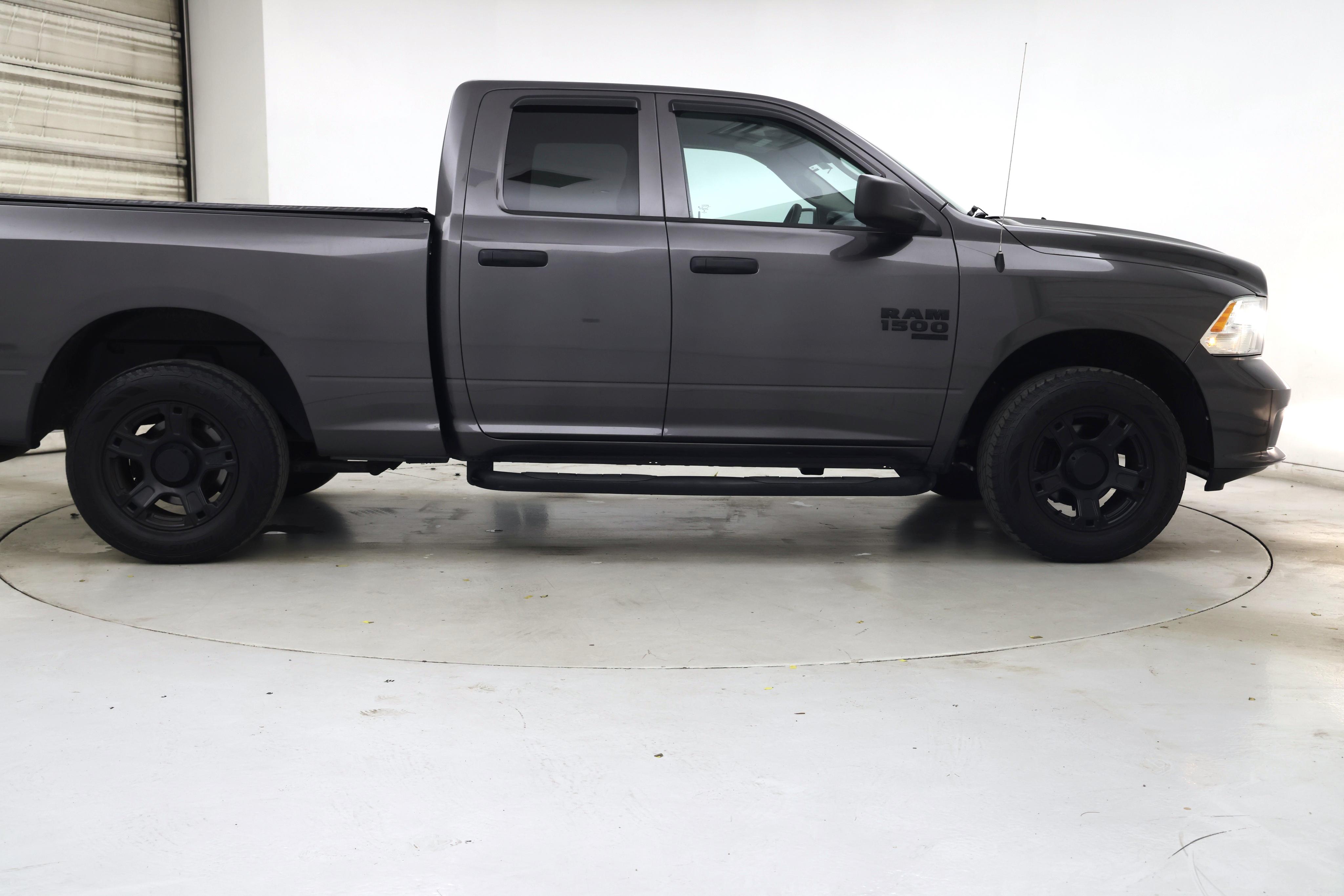 Thumbnail: 2019 RAM 1500 Classic - 7
