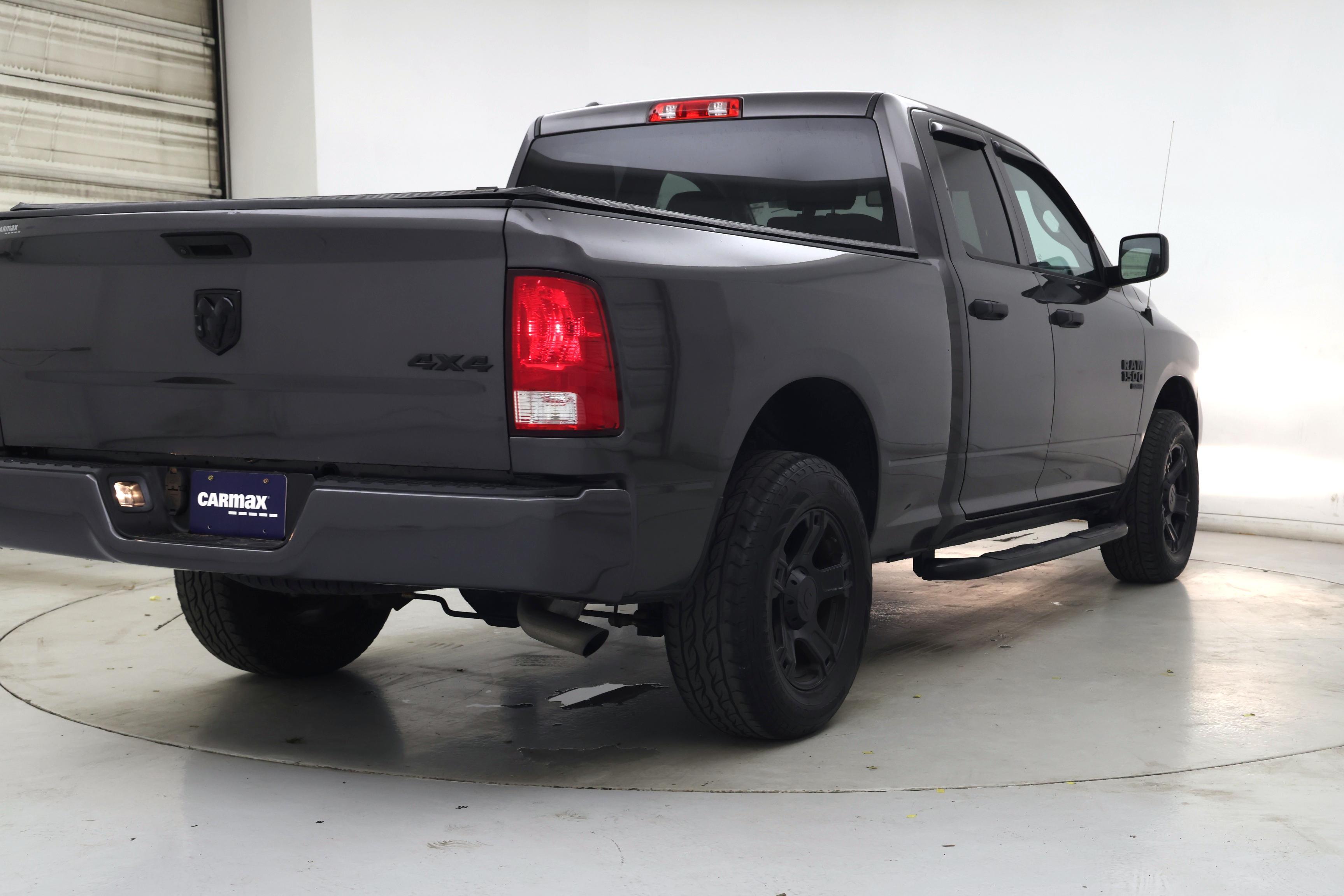 Thumbnail: 2019 RAM 1500 Classic - 8