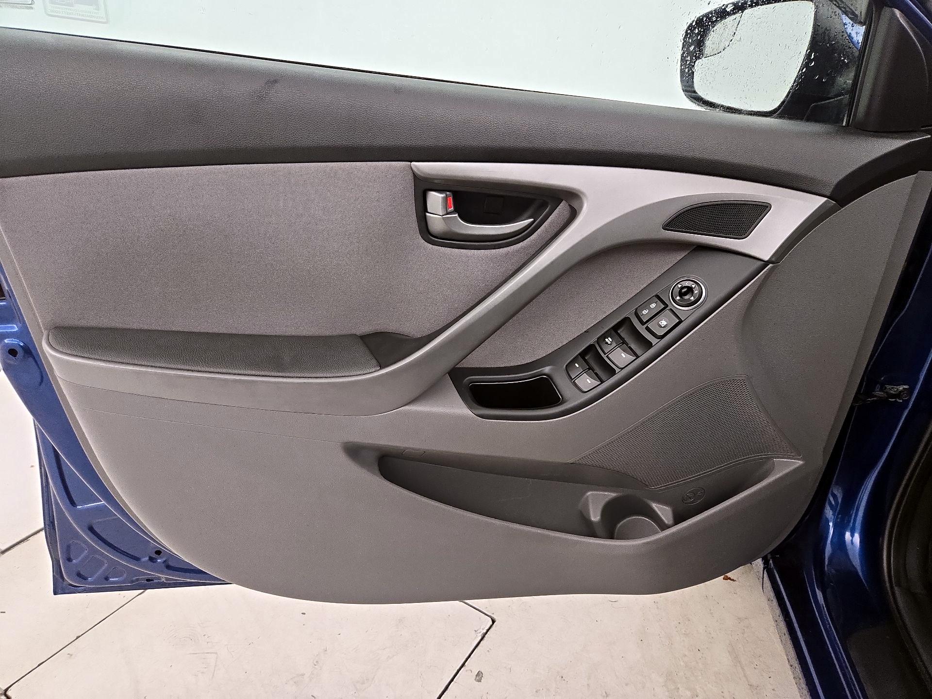 Thumbnail: 2016 Hyundai Elantra - 12