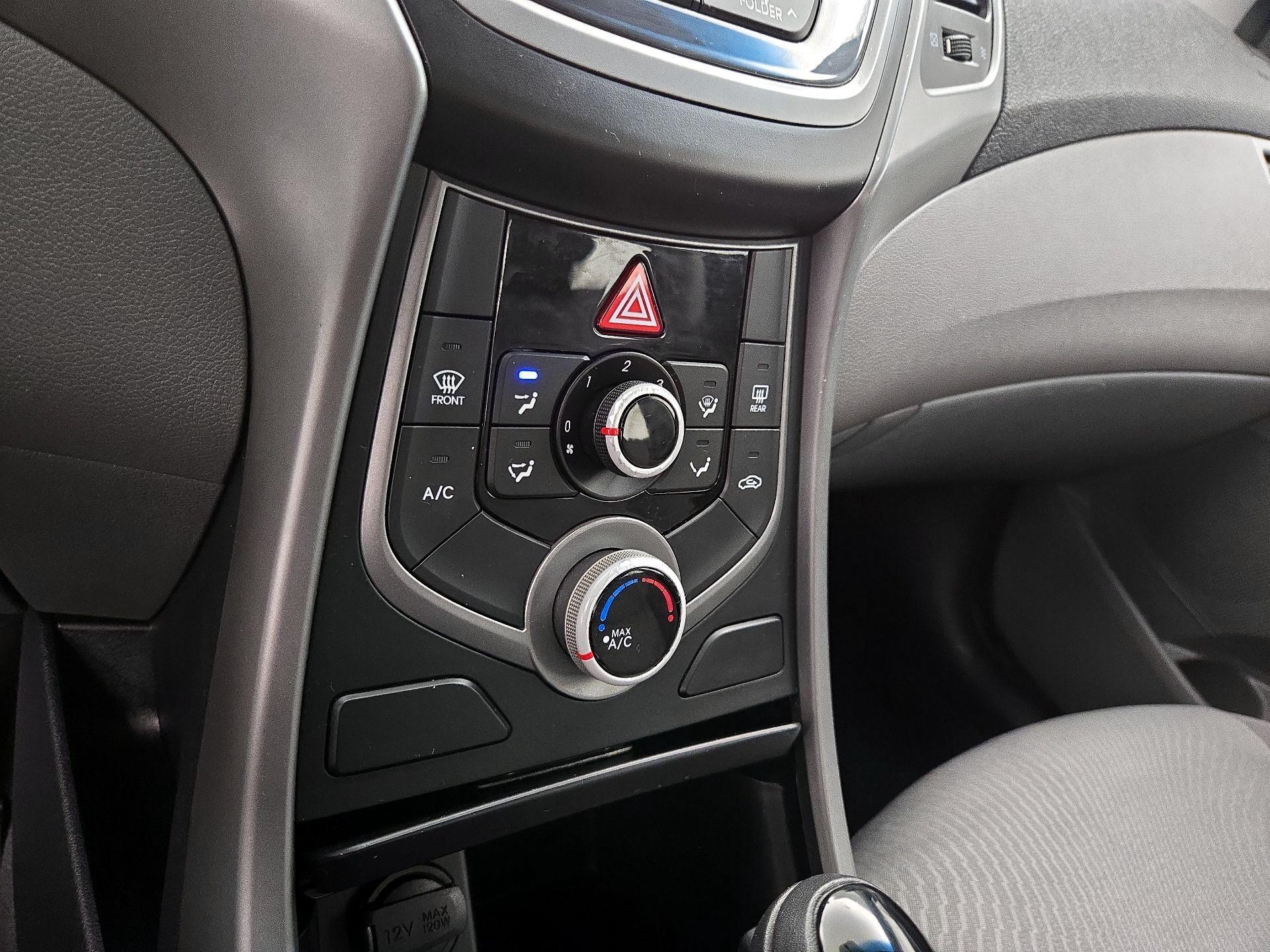 Thumbnail: 2016 Hyundai Elantra - 16