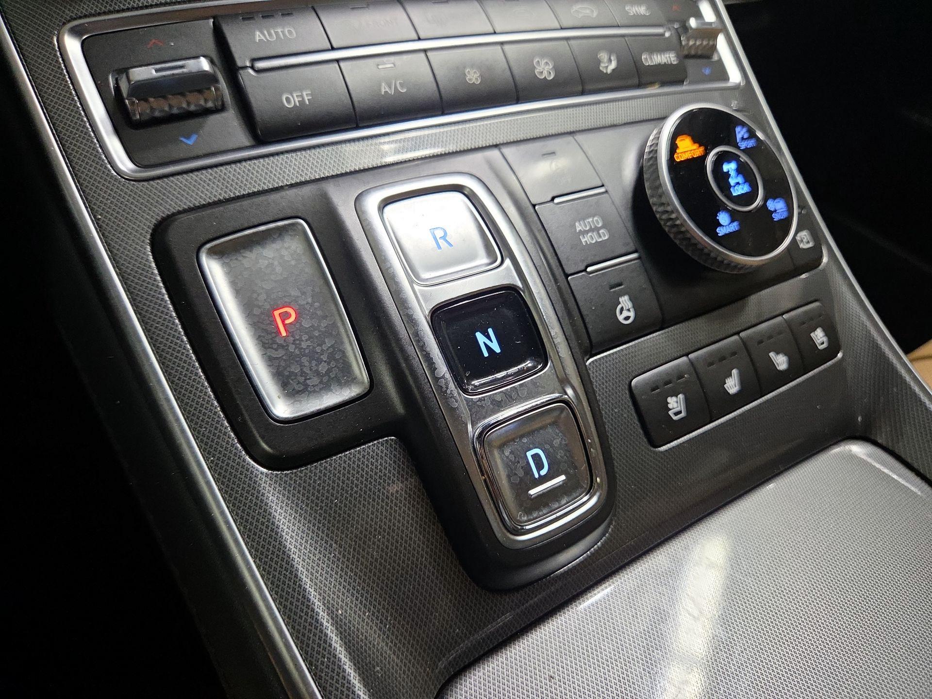 Thumbnail: 2023 Hyundai Santa Fe - 18