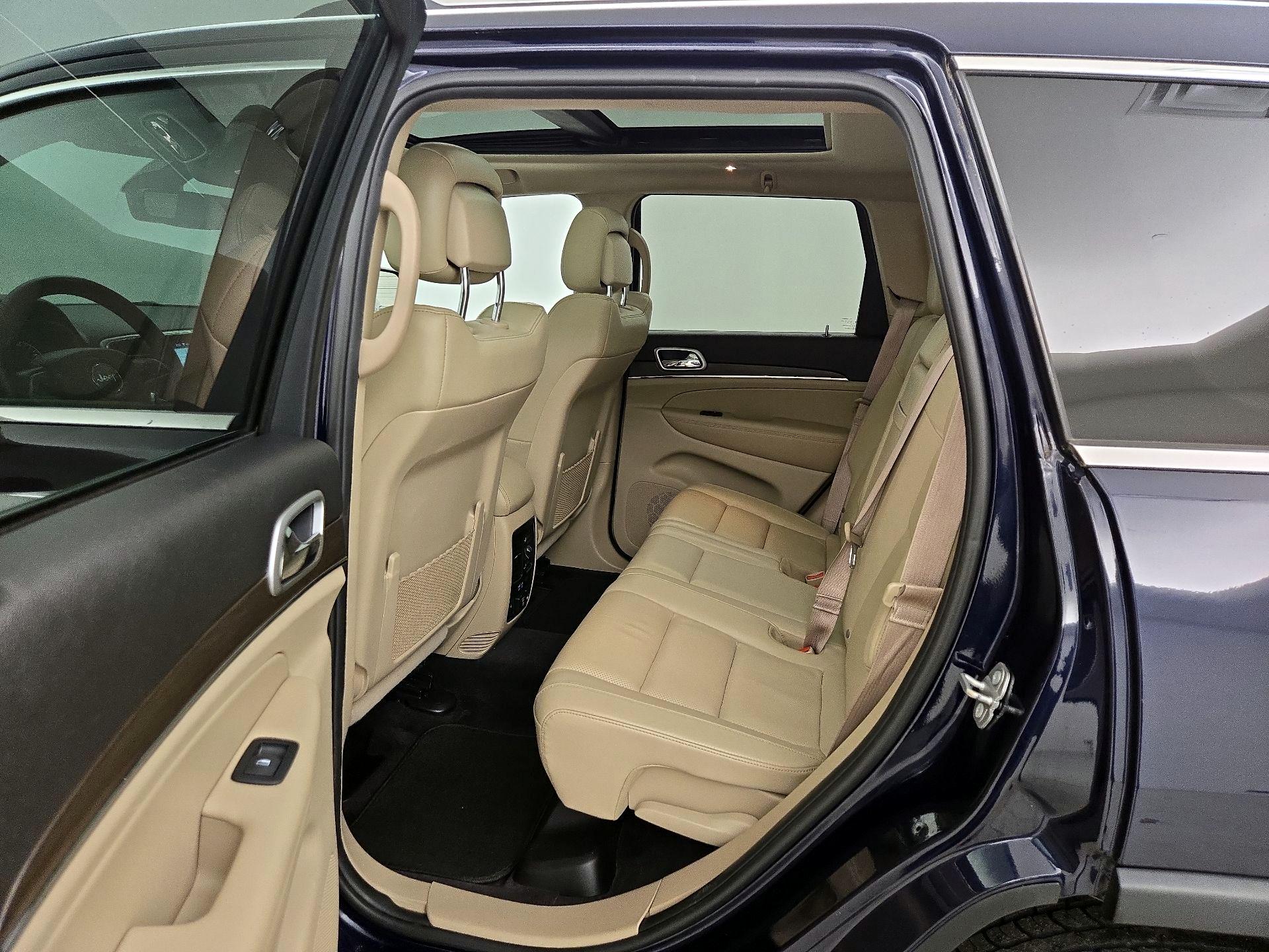 Thumbnail: 2018 Jeep Grand Cherokee - 20