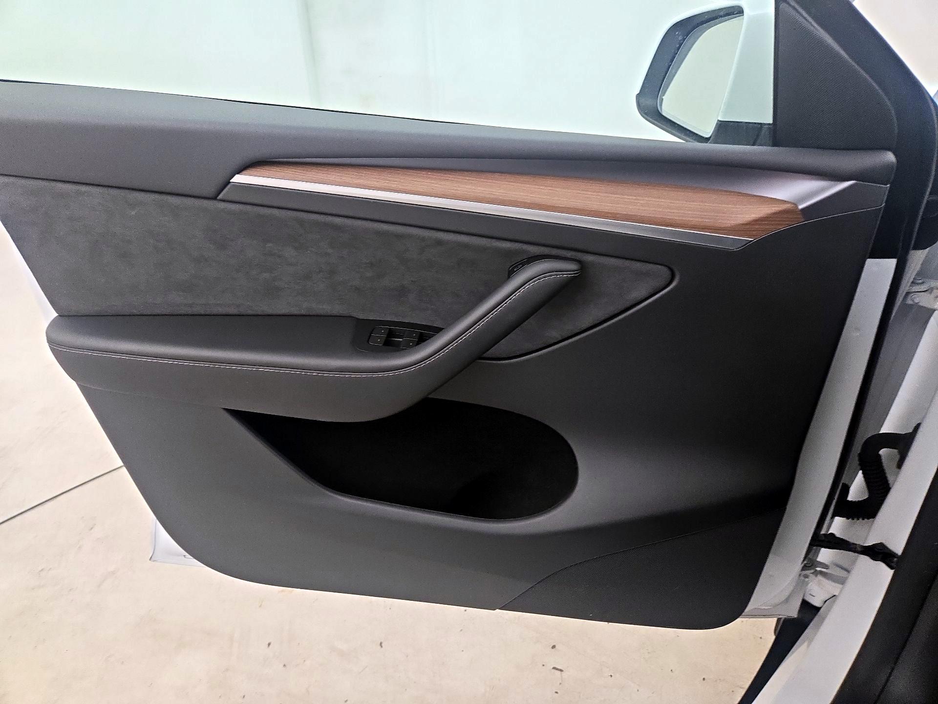 Thumbnail: 2024 Tesla Model Y - 12