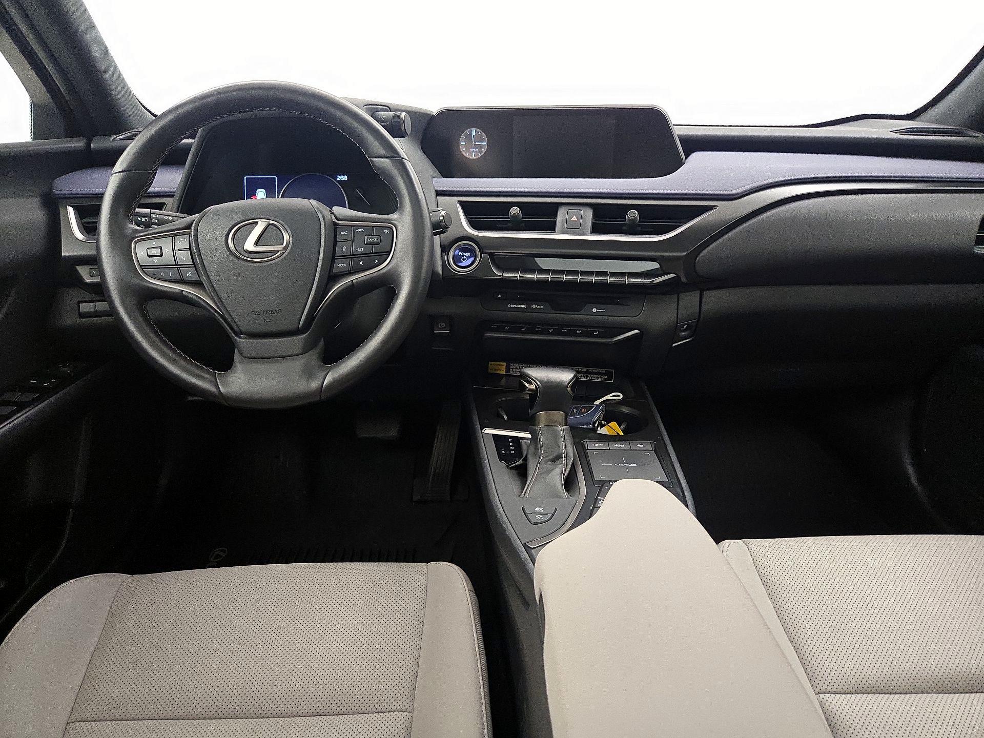 Thumbnail: 2022 Lexus UX - 9