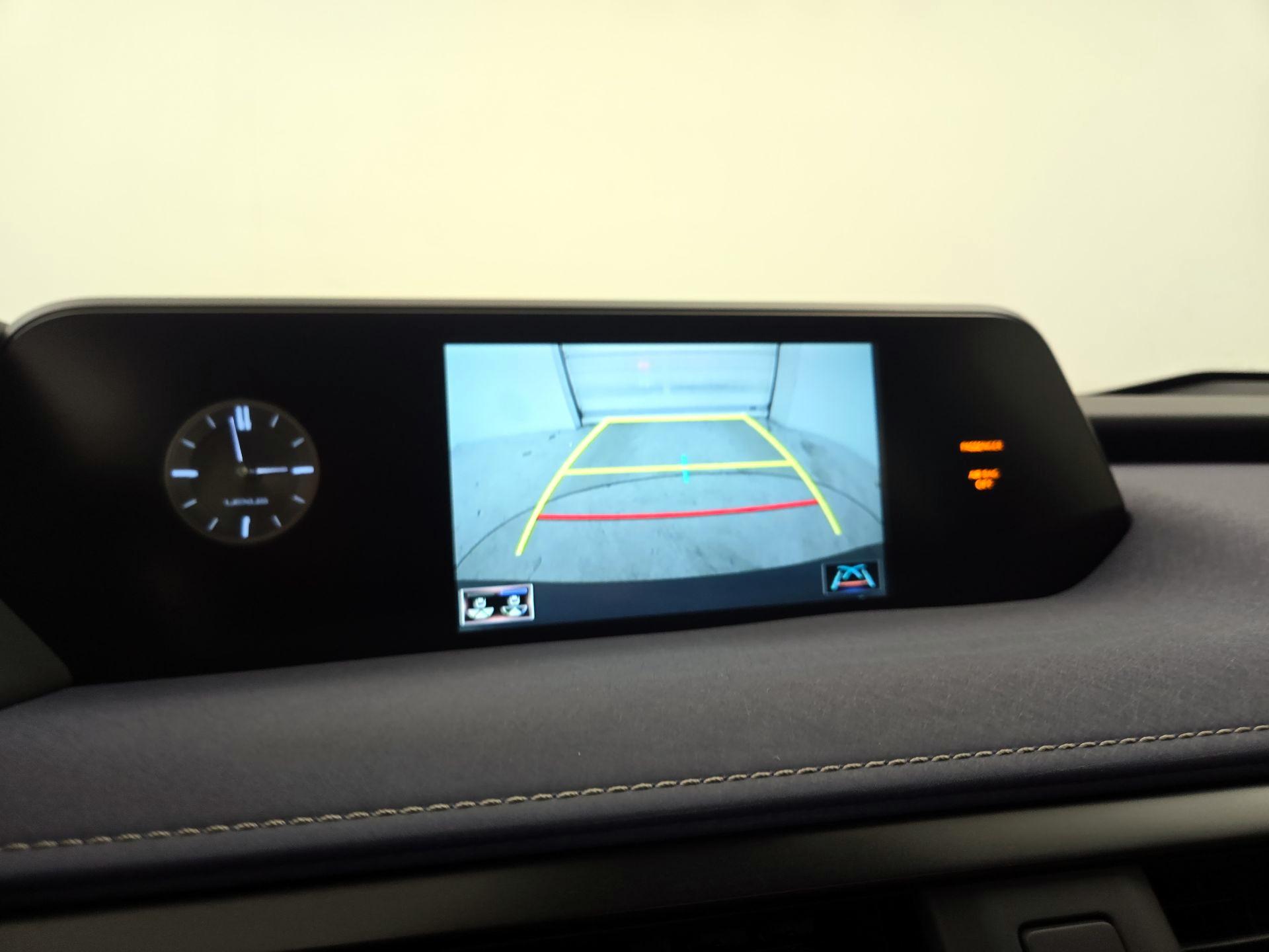 Thumbnail: 2022 Lexus UX - 14