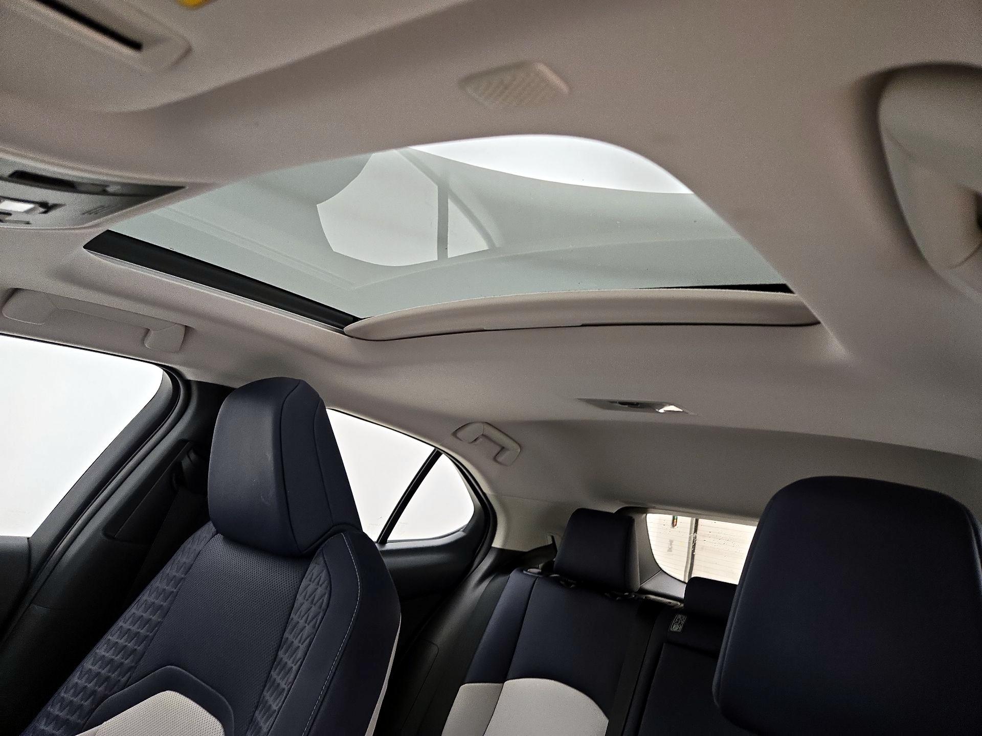 Thumbnail: 2022 Lexus UX - 19