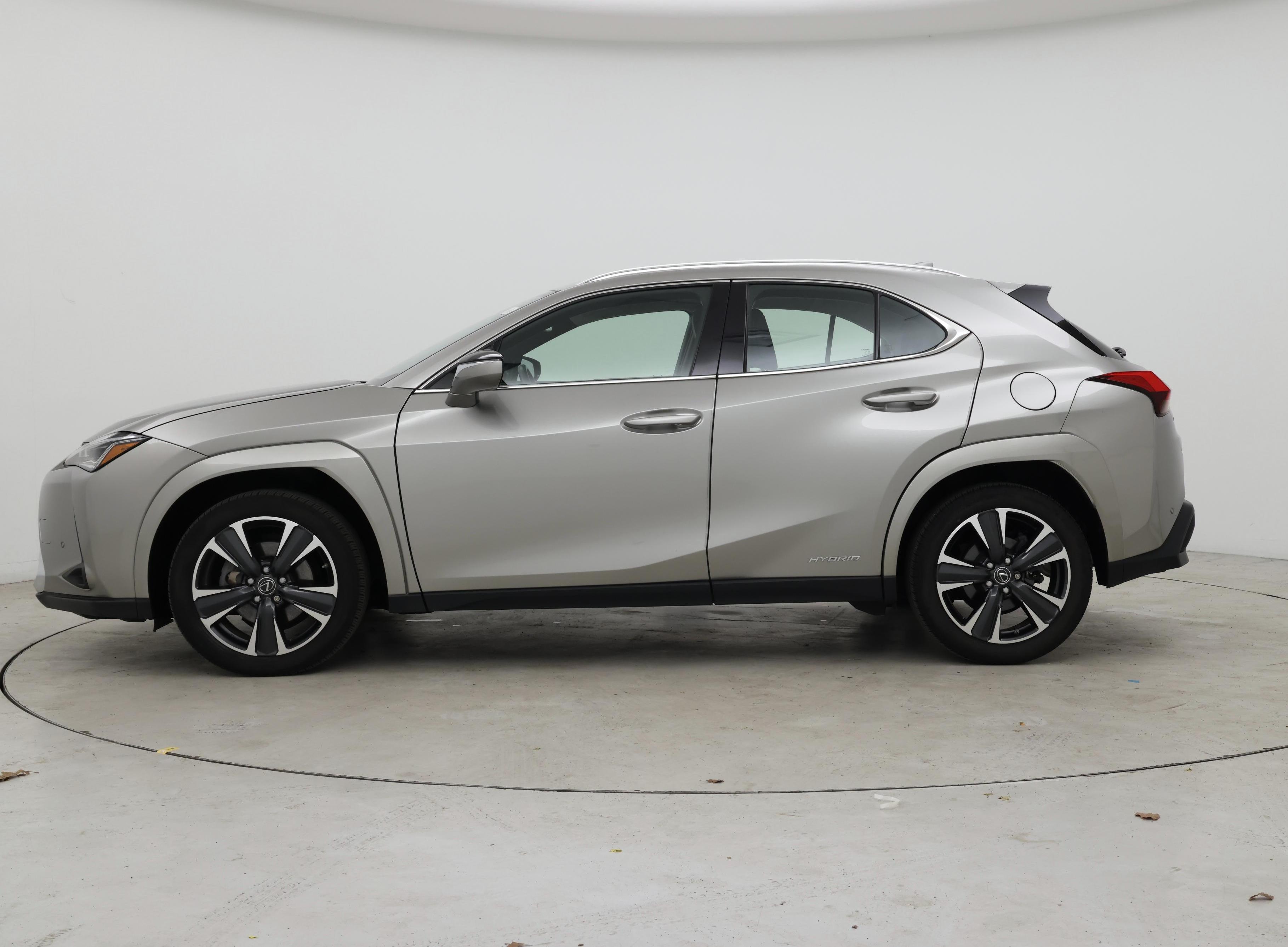 Thumbnail: 2022 Lexus UX - 3