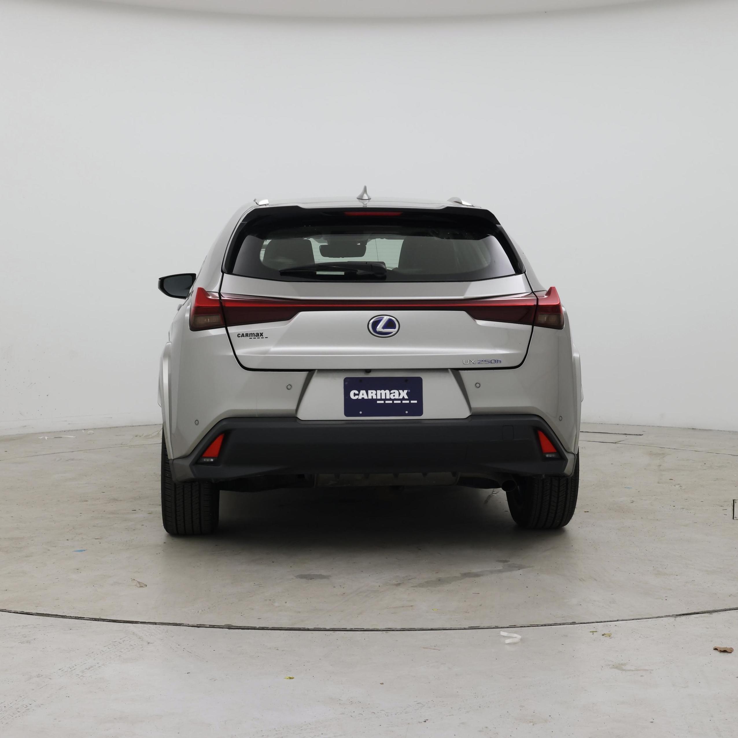 Thumbnail: 2022 Lexus UX - 6