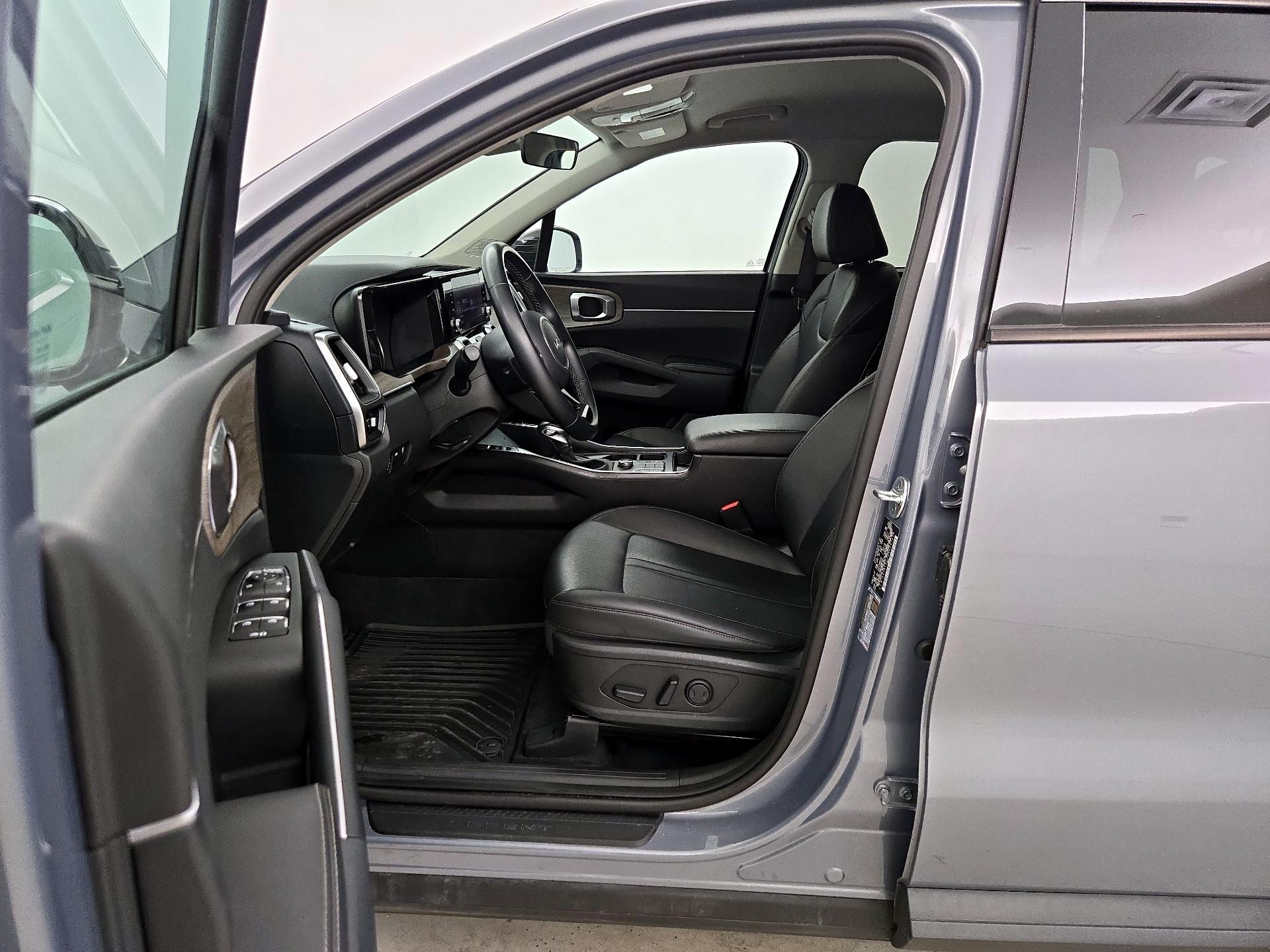 Thumbnail: 2022 Kia Sorento - 11