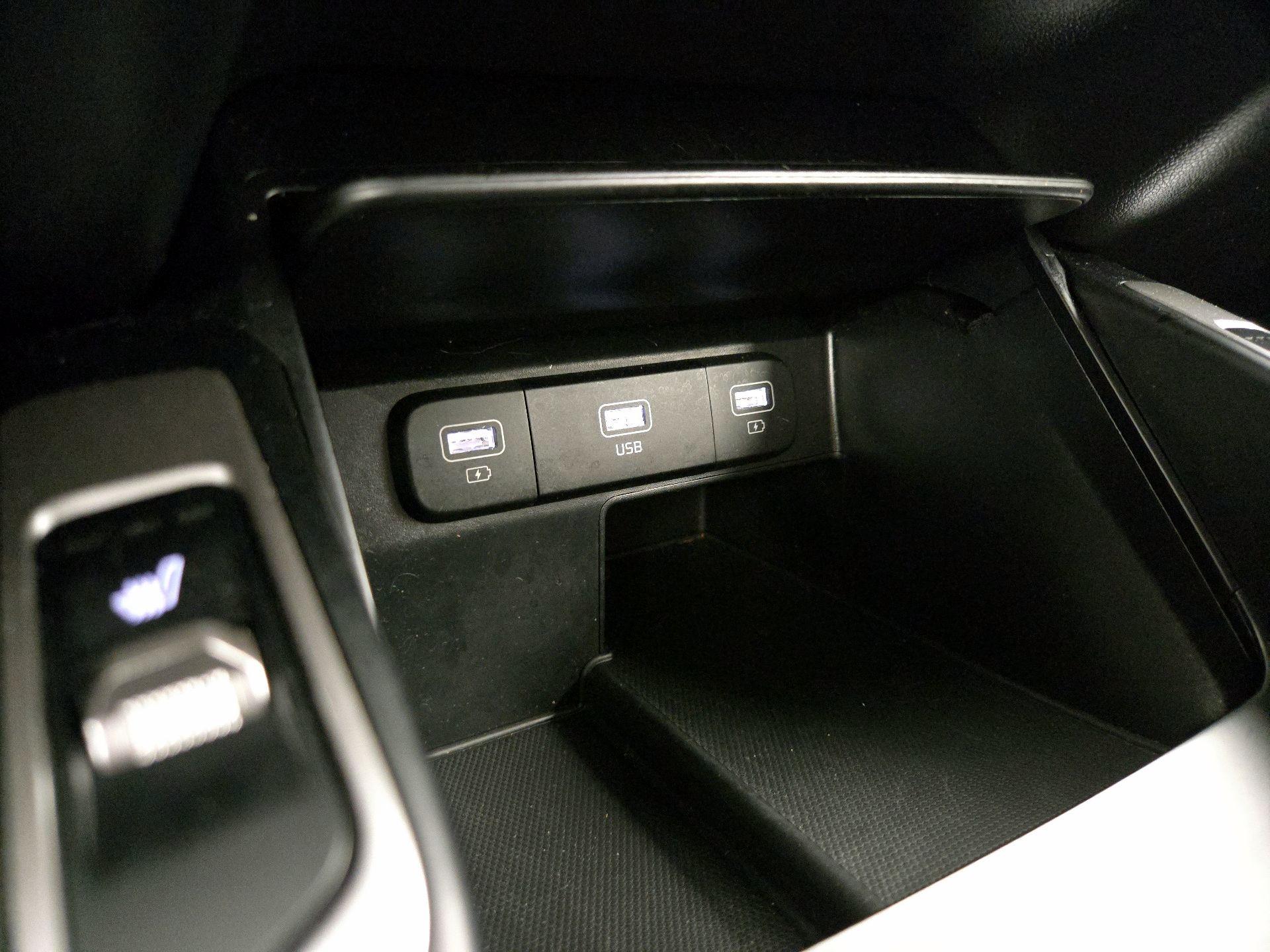 Thumbnail: 2022 Kia Sorento - 19