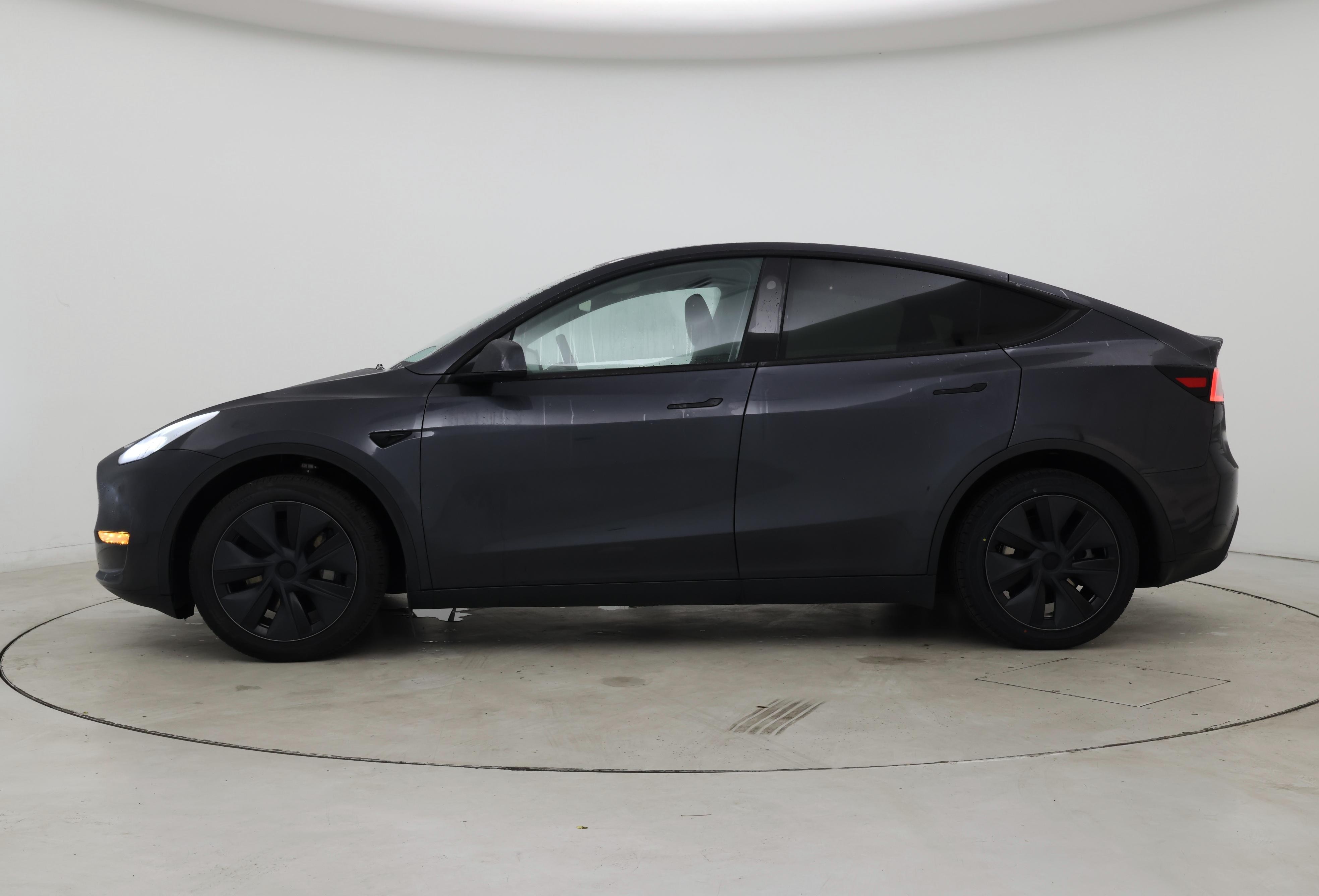 Thumbnail: 2024 Tesla Model Y - 3