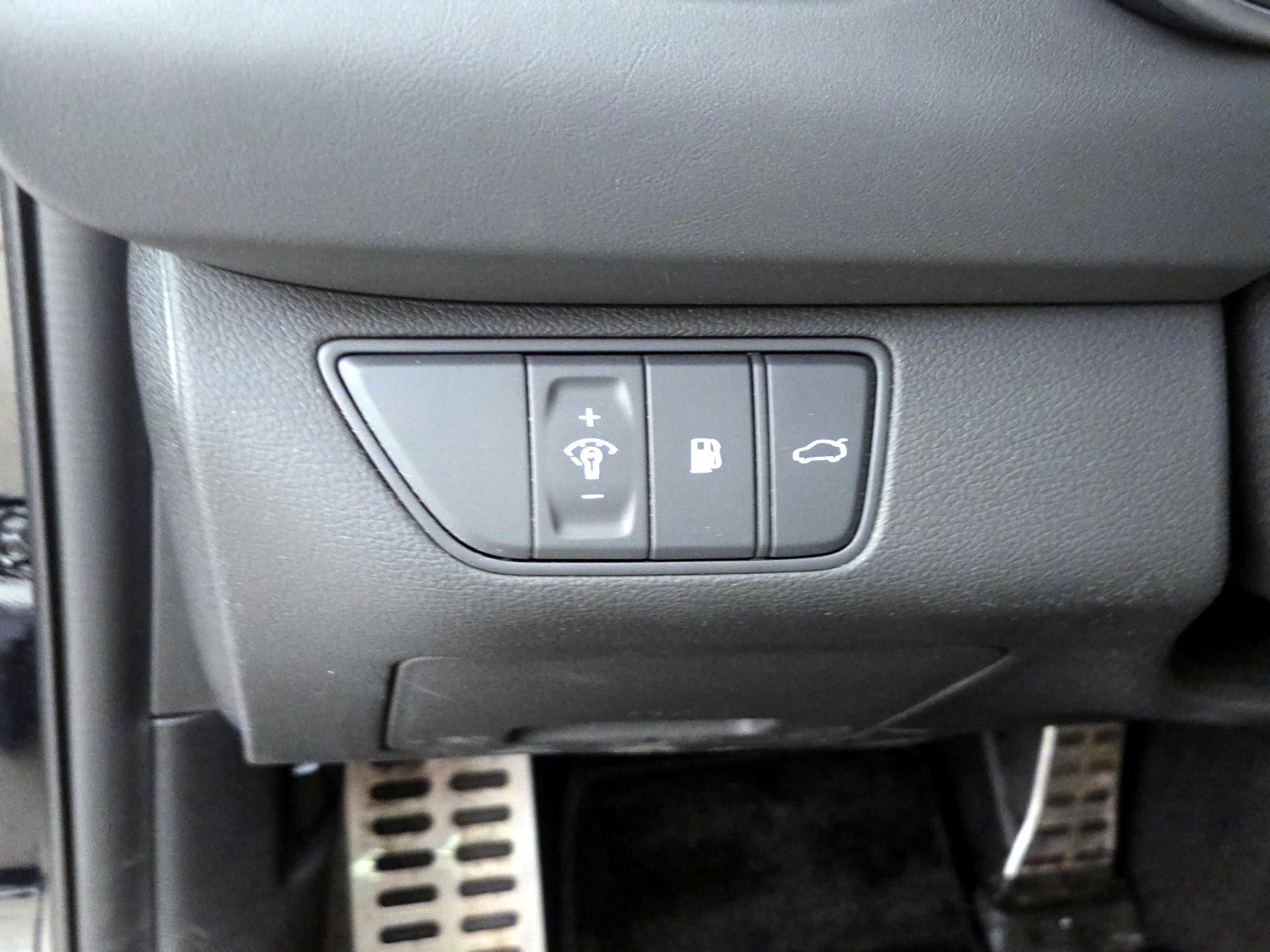 Thumbnail: 2024 Genesis G70 - 13