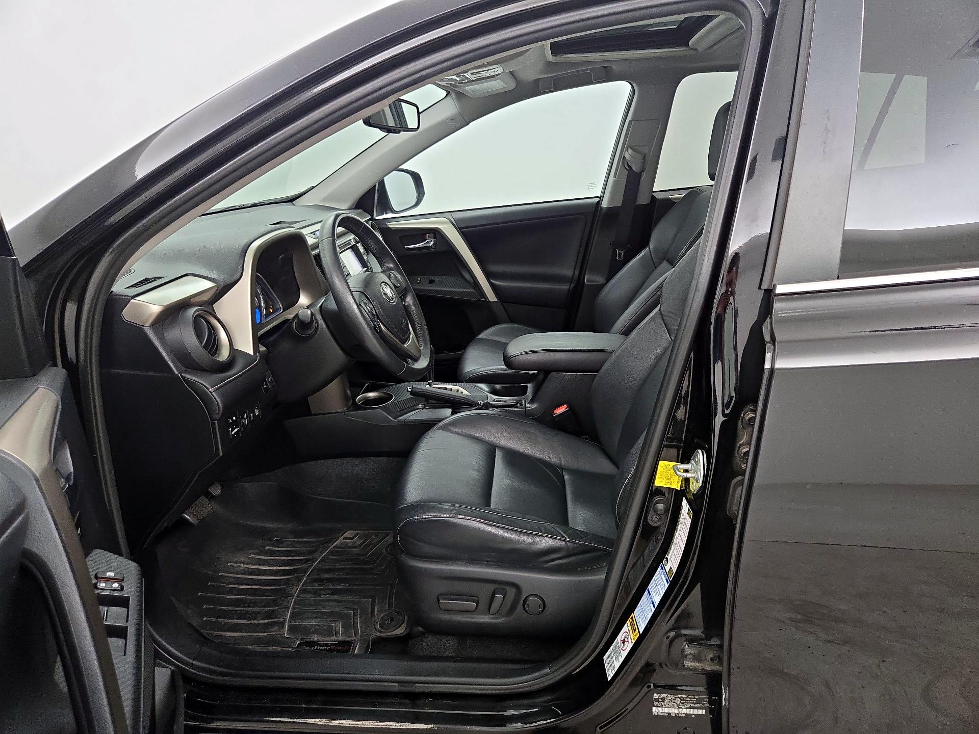 Thumbnail: 2015 Toyota RAV4 - 11