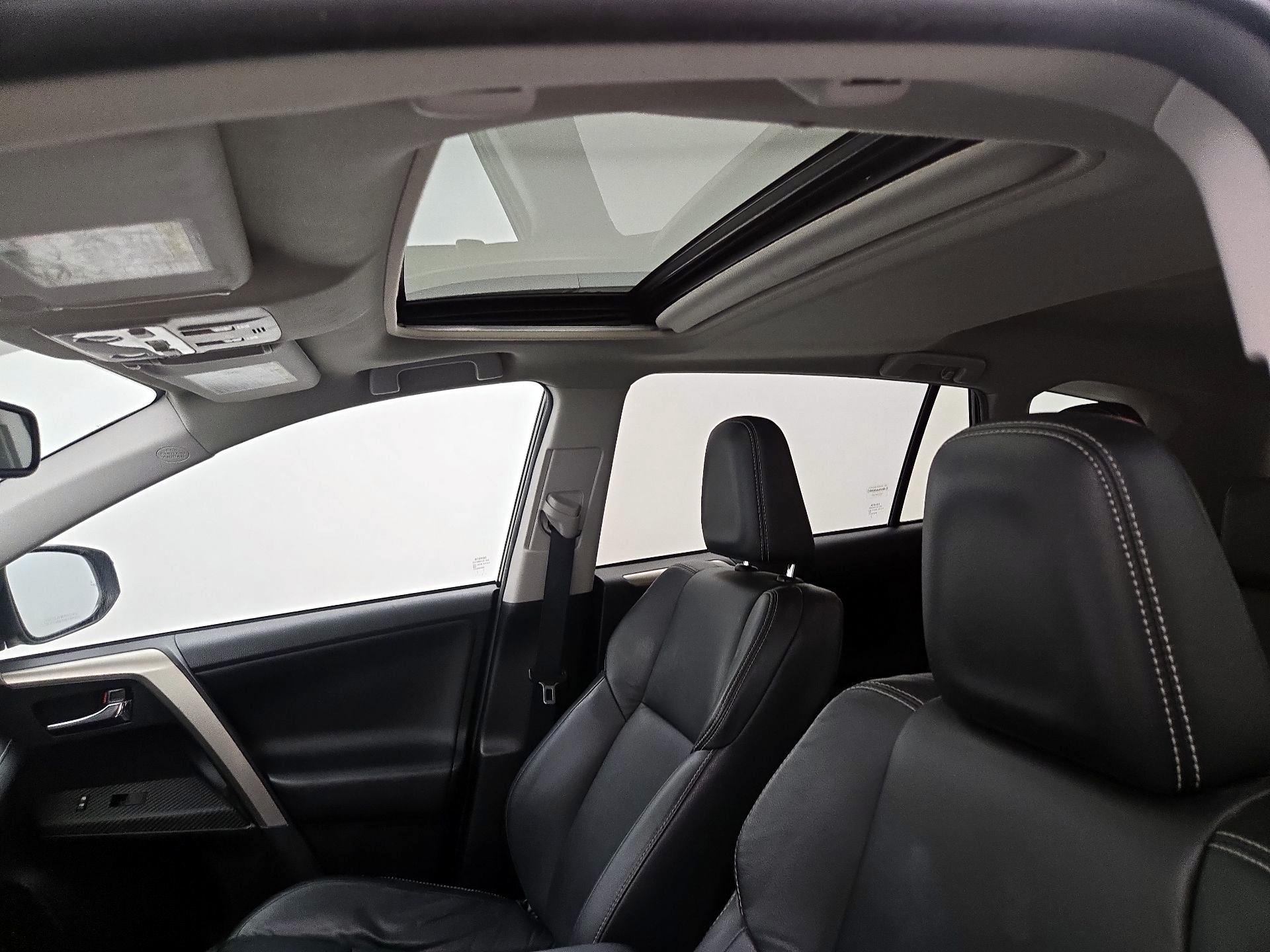 Thumbnail: 2015 Toyota RAV4 - 19