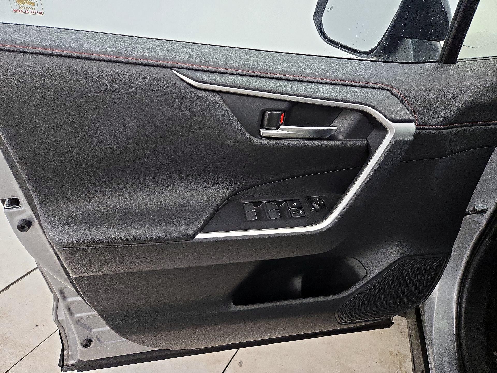 Thumbnail: 2024 Toyota RAV4 - 12