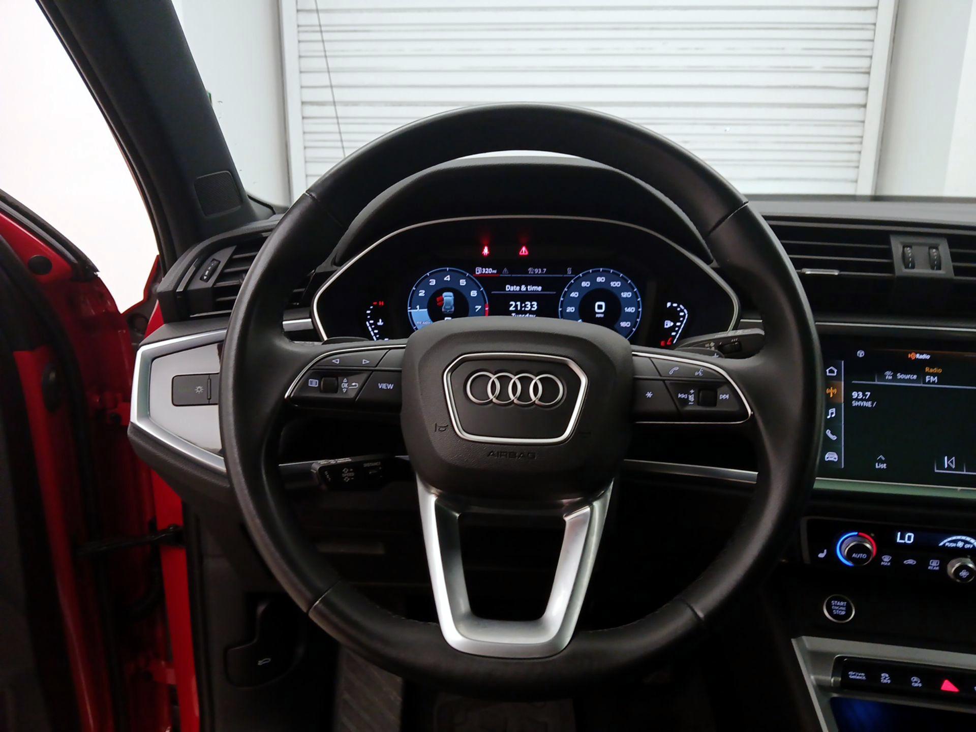 Thumbnail: 2023 Audi Q3 - 10