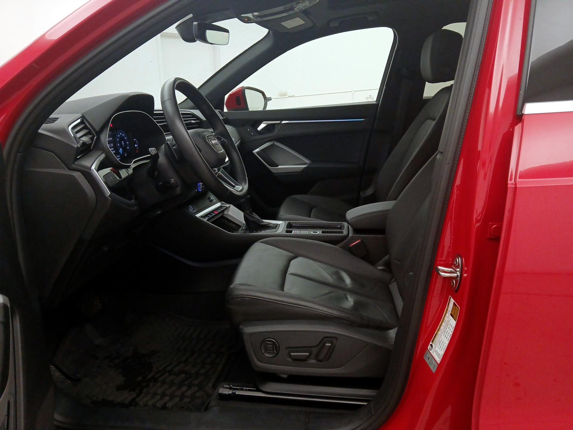 Thumbnail: 2023 Audi Q3 - 11