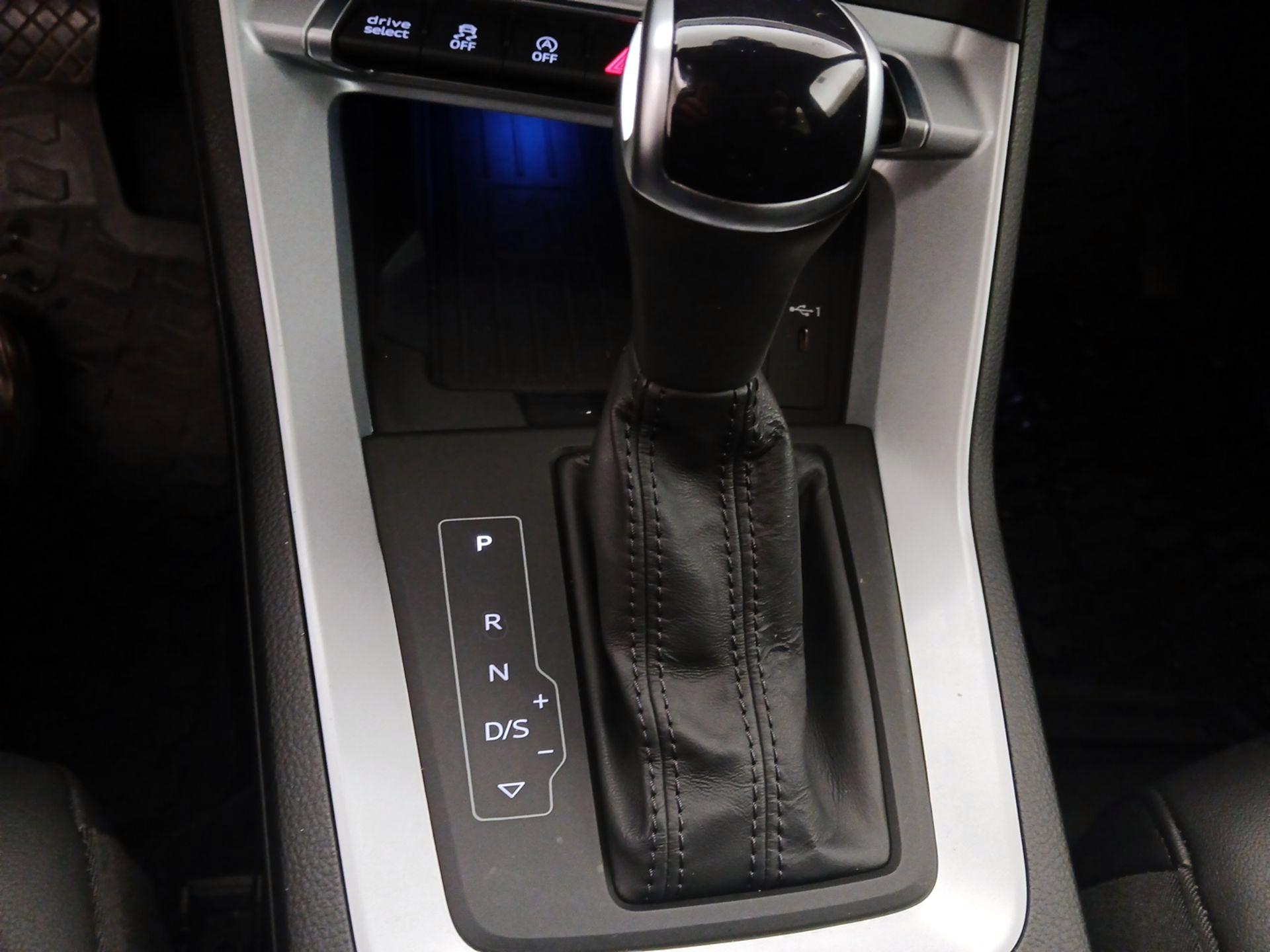 Thumbnail: 2023 Audi Q3 - 17