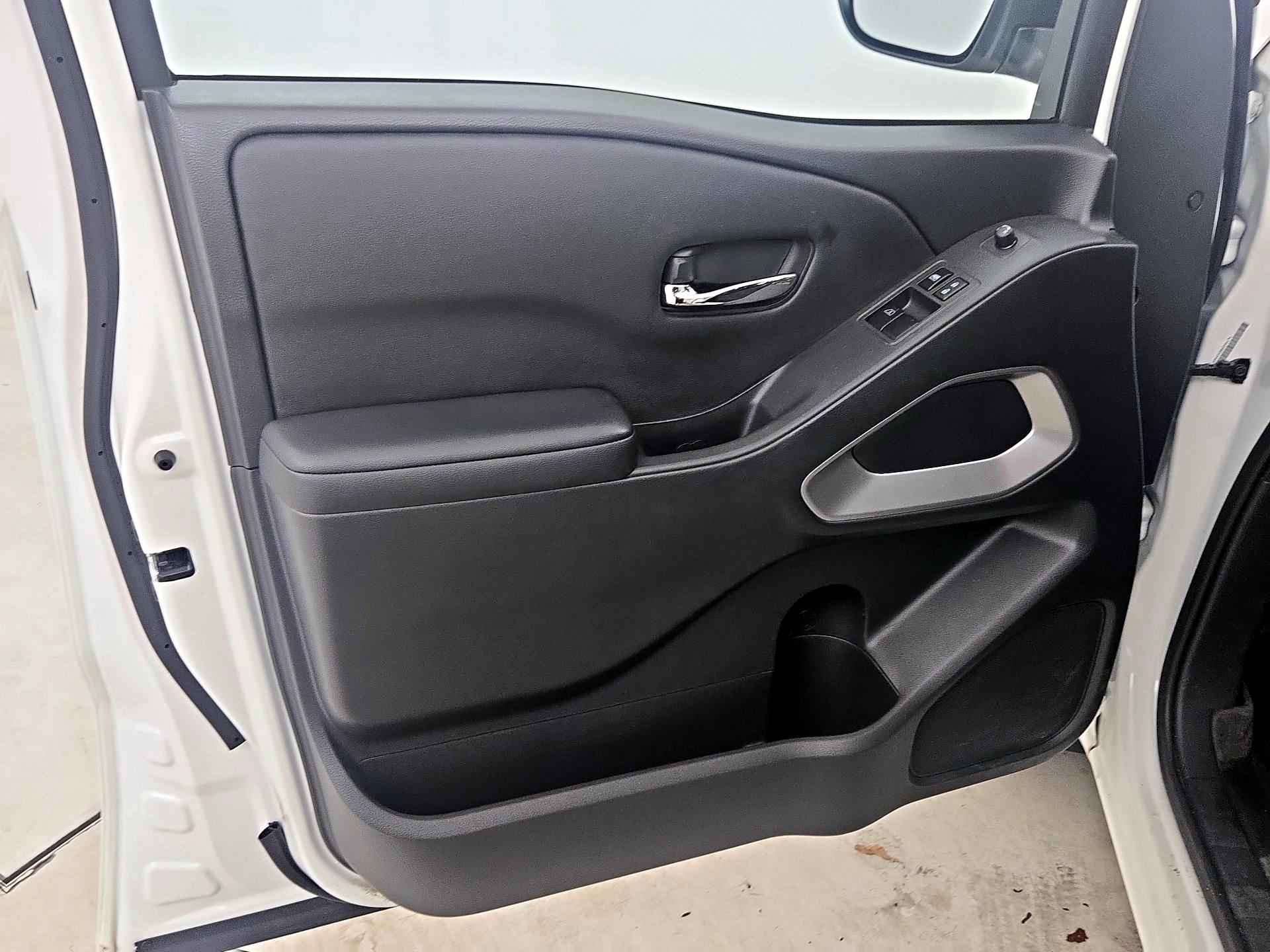 Thumbnail: 2025 Nissan Frontier - 12