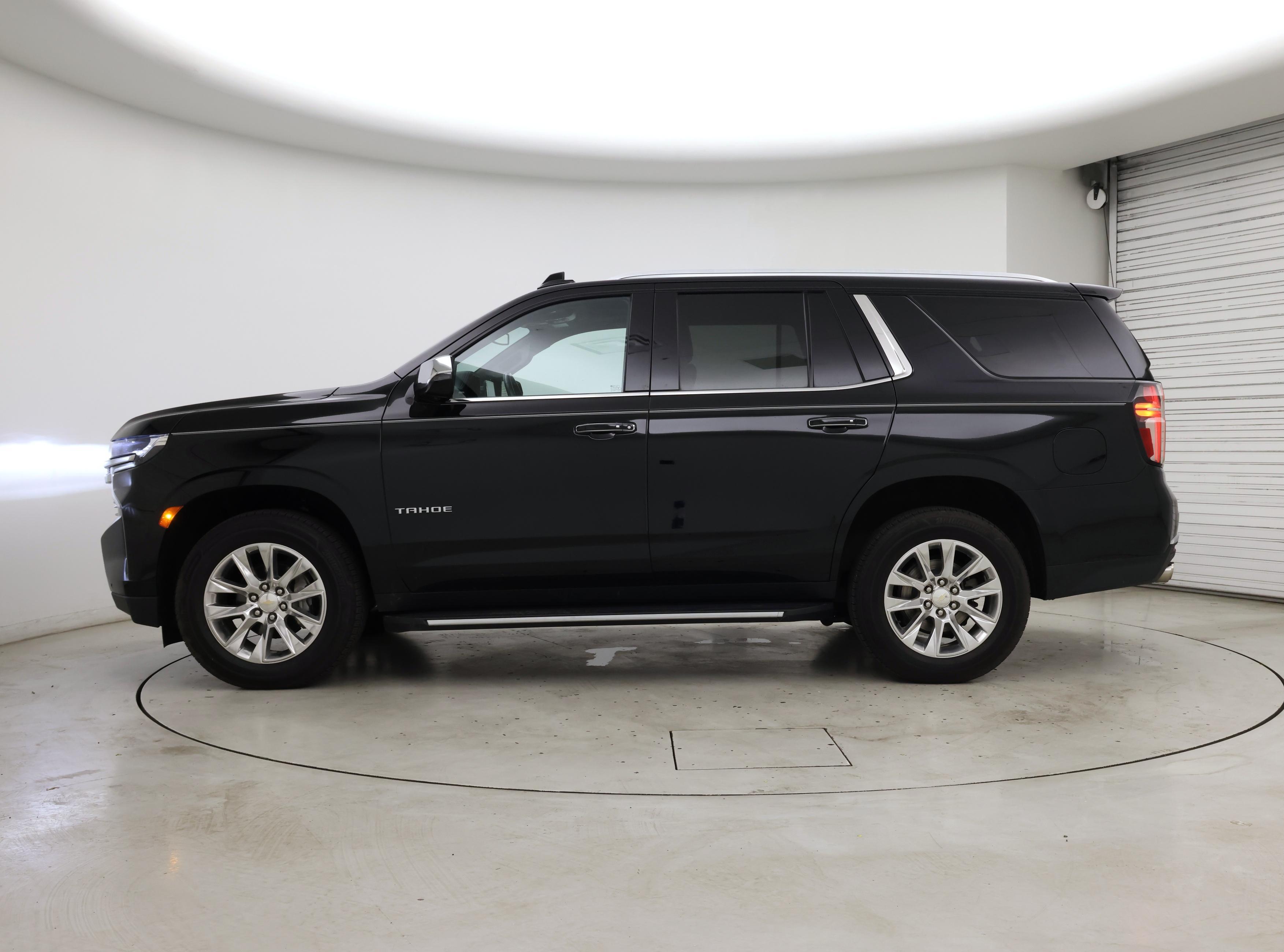 Thumbnail: 2021 Chevrolet Tahoe - 3