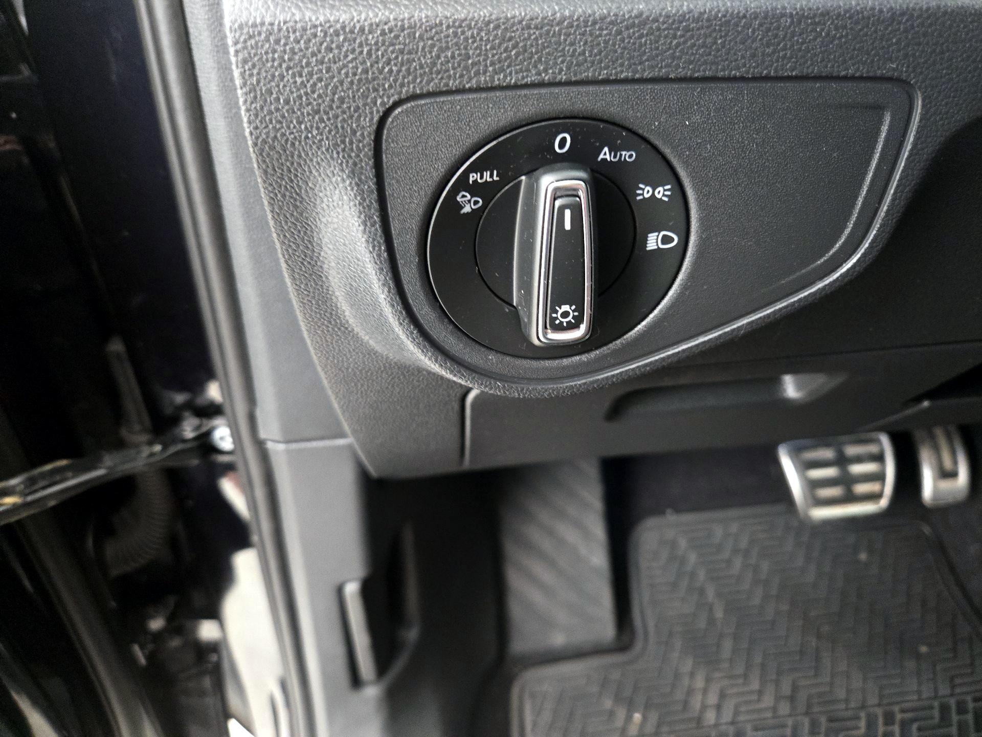 Thumbnail: 2021 Volkswagen Atlas - 13